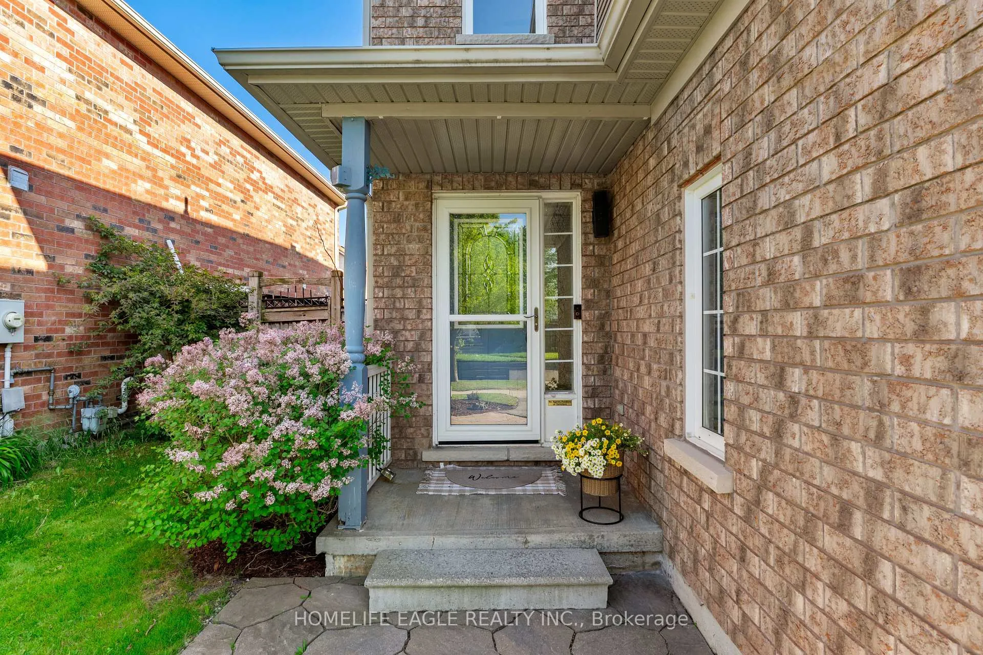 Photo 2 of 97 Crittenden Drive, Georgina, Keswick South — HOMEH