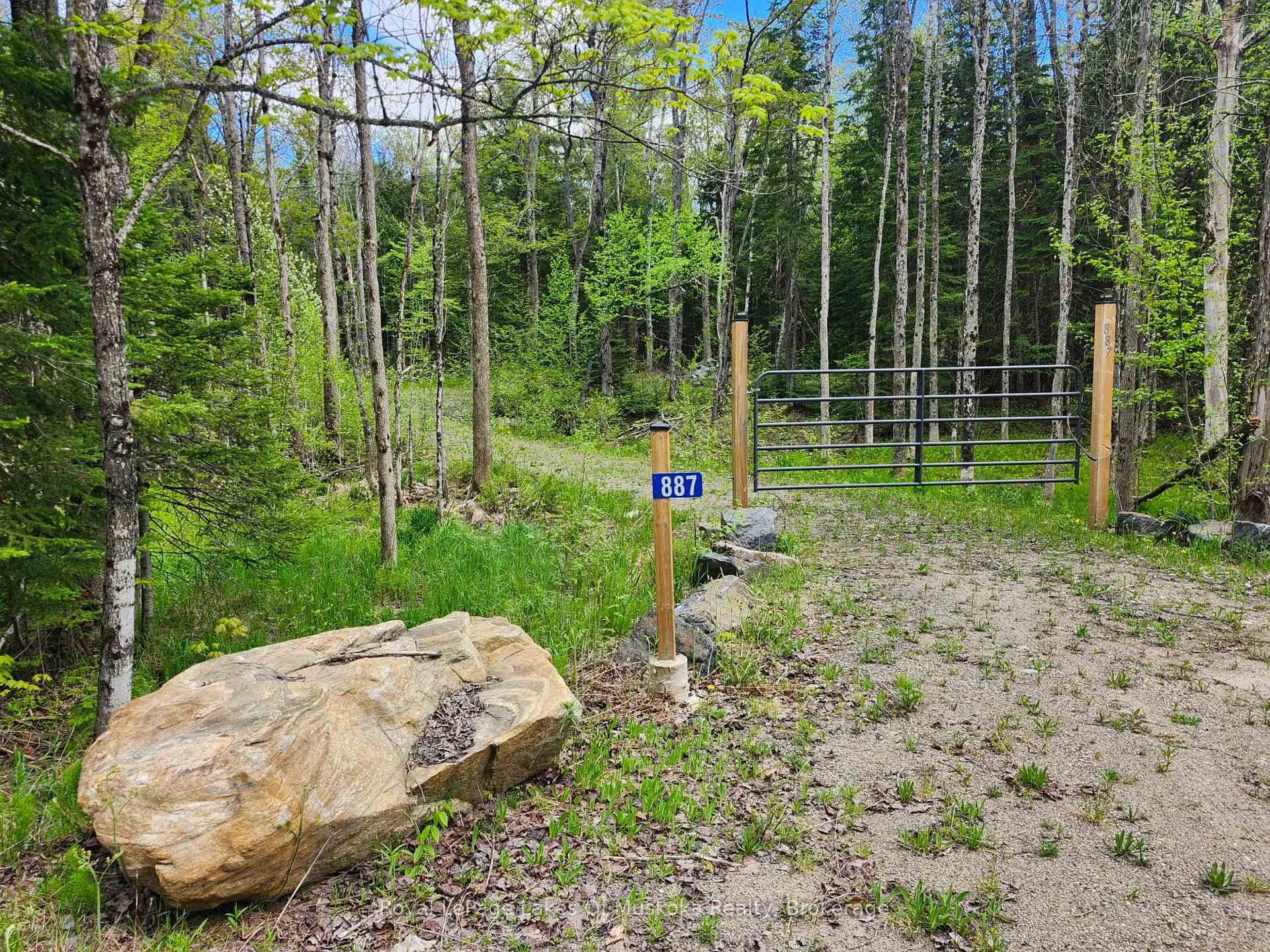 Photo of 887 Star Lake Road