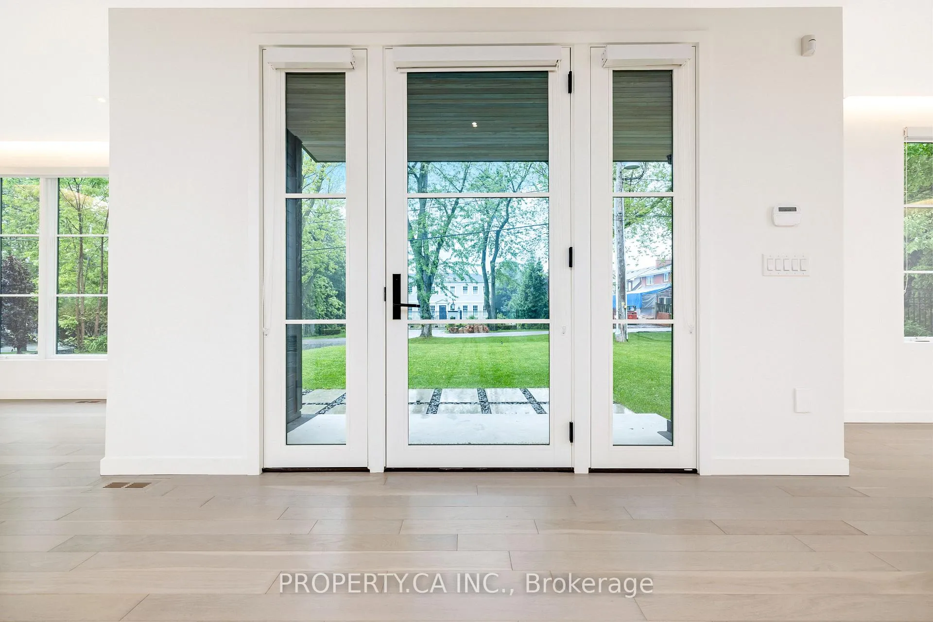 Photo 2 of 14 Belvedere Drive, Oakville, Southwest — HOMEH