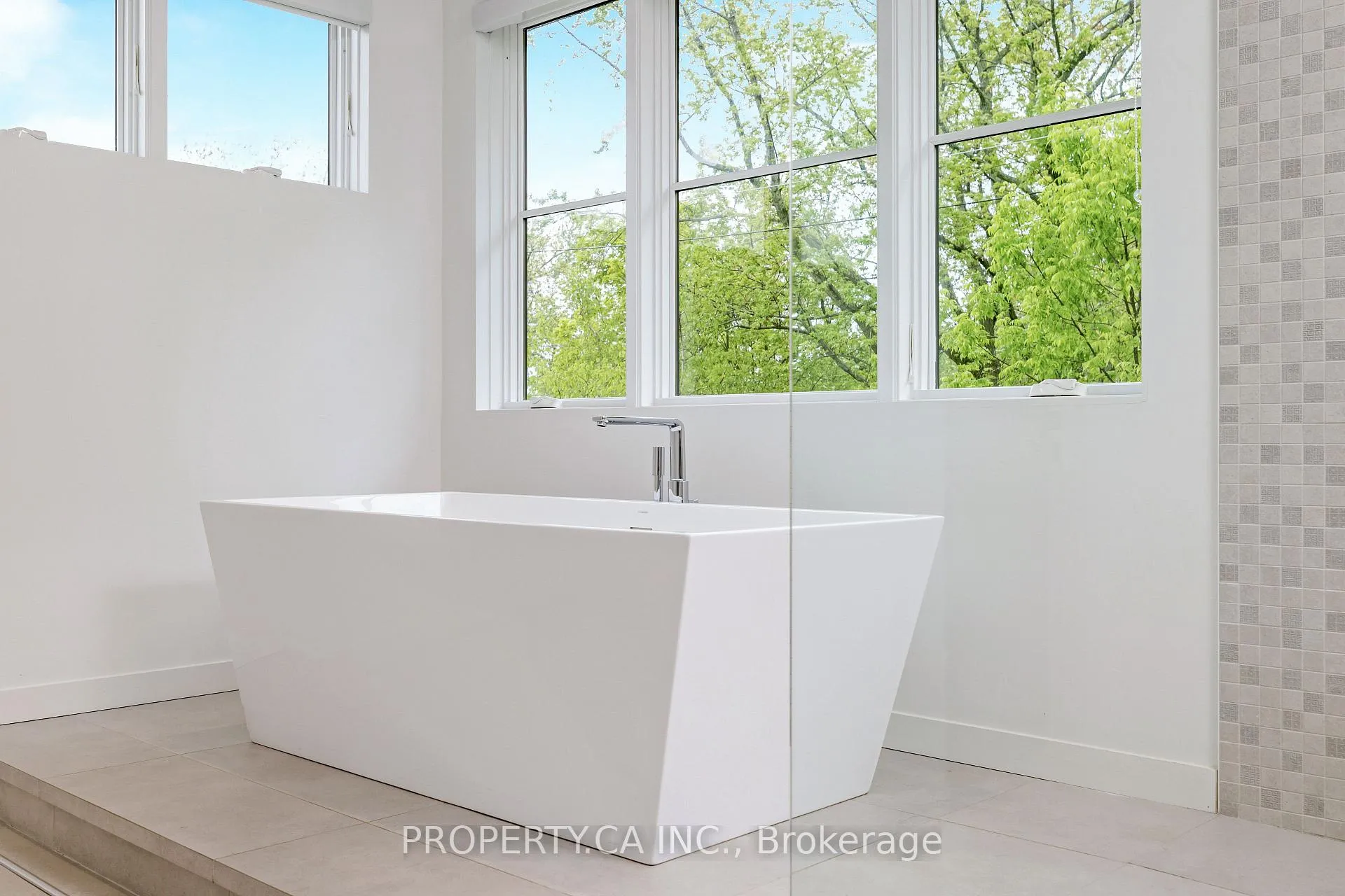 Photo 14 of 14 Belvedere Drive, Oakville, Southwest — HOMEH
