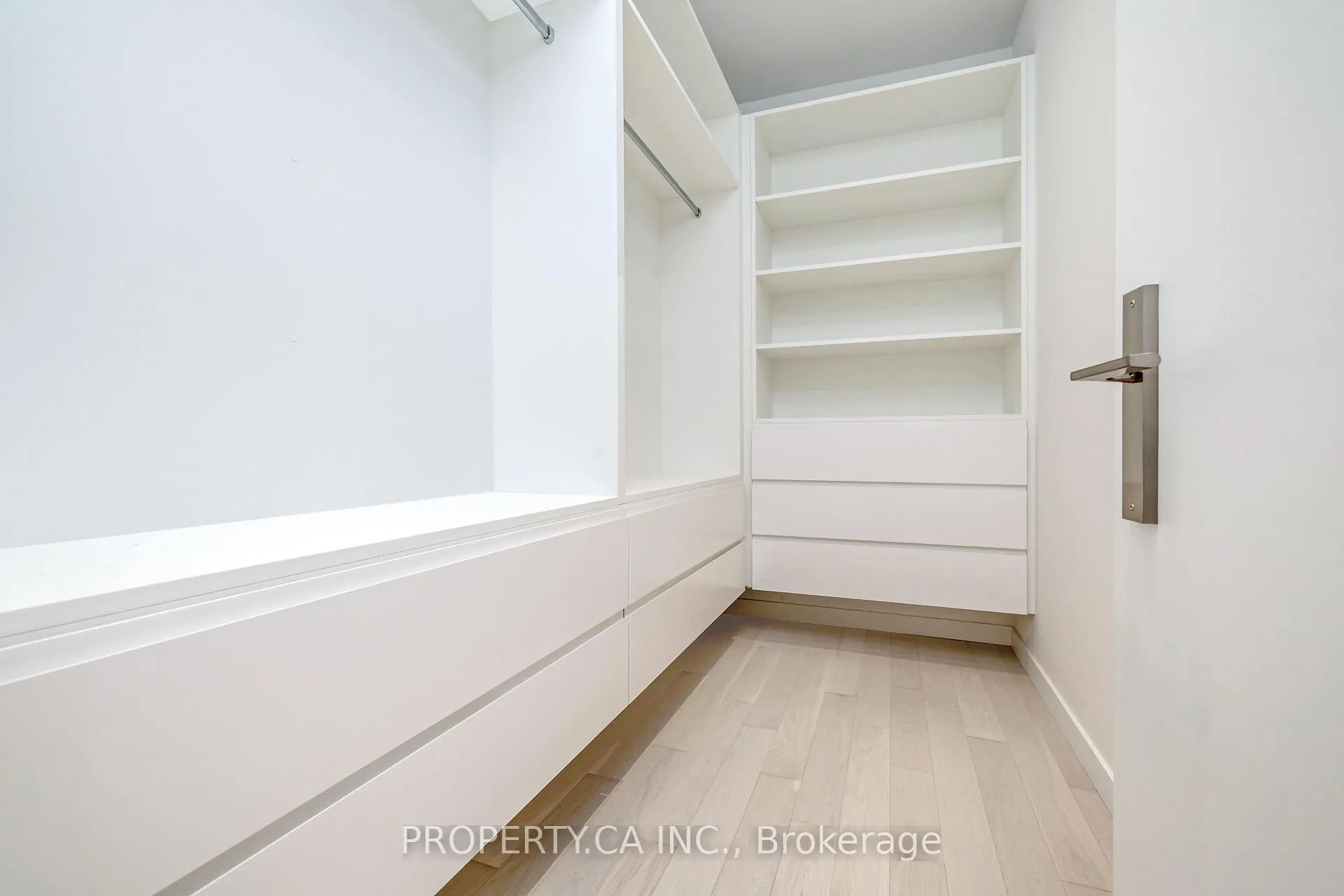 Photo 21 of 14 Belvedere Drive, Oakville, Southwest — HOMEH