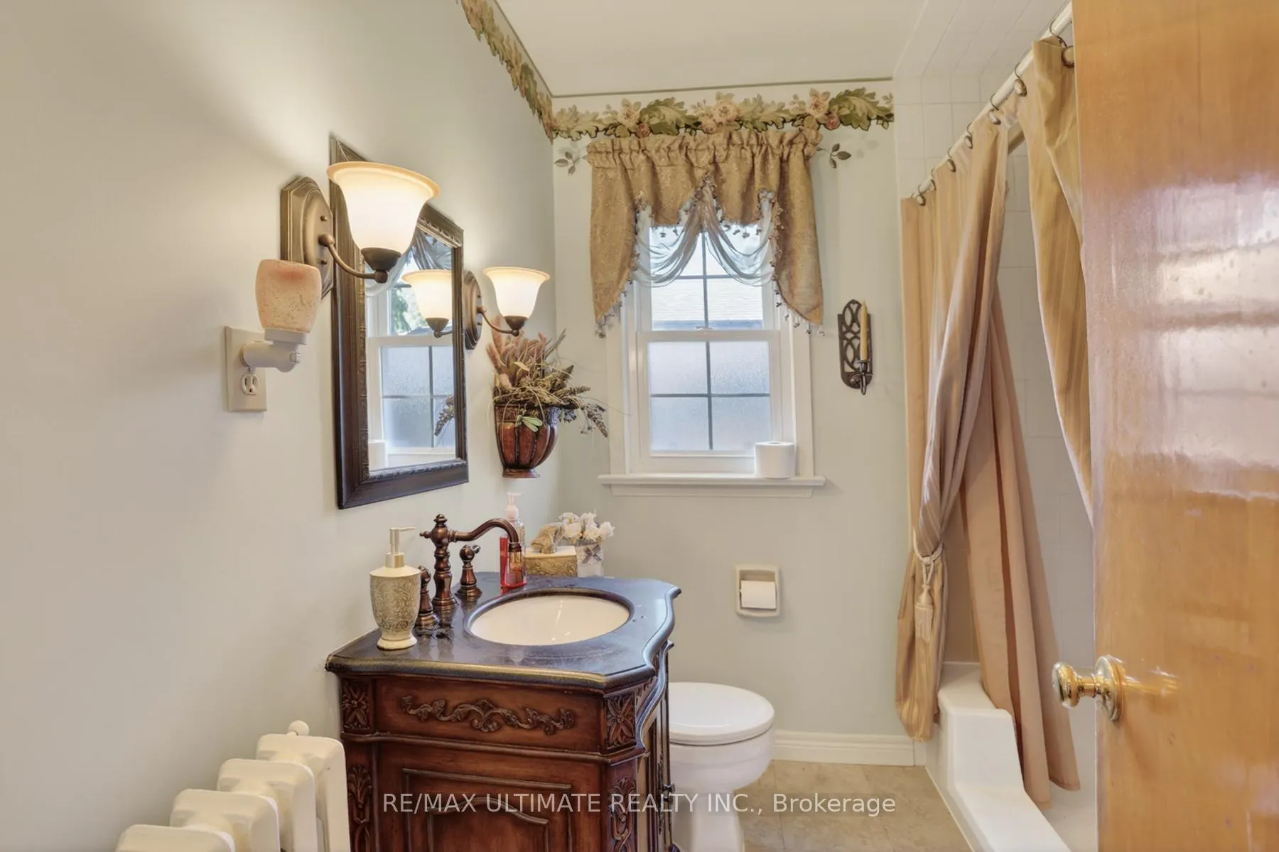 Photo 13 of 20 Corinne Crescent, Scarborough, Ionview — HOMEH