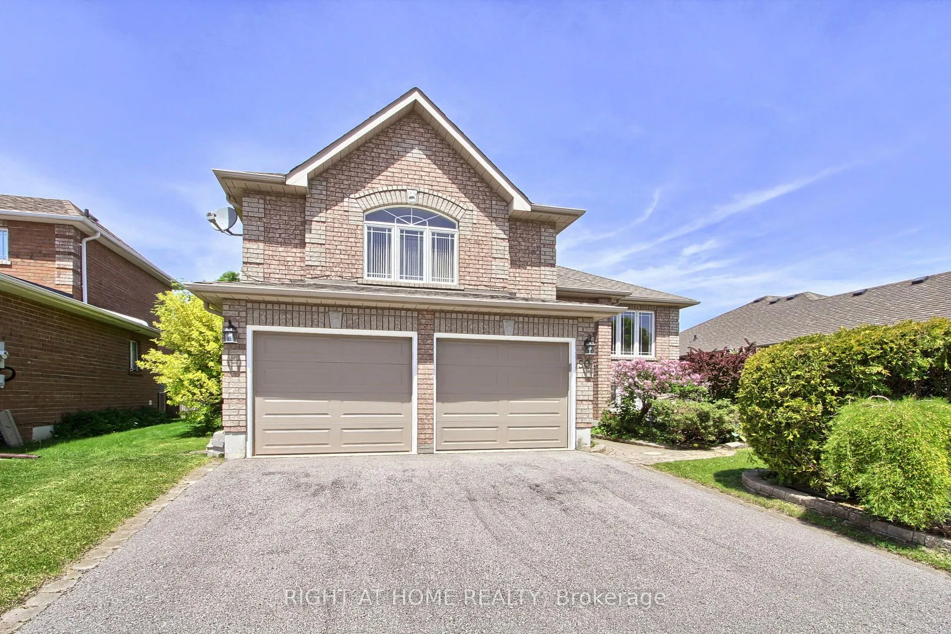 Photo 2 of 50 Dovedale Drive, Georgina, Keswick South — HOMEH