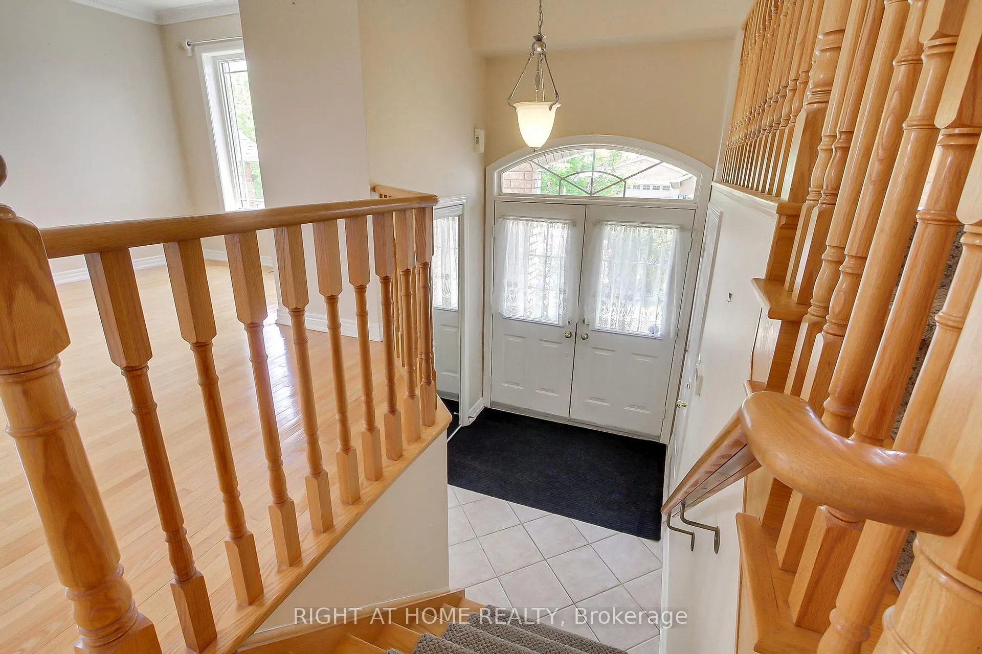 Photo 6 of 50 Dovedale Drive, Georgina, Keswick South — HOMEH
