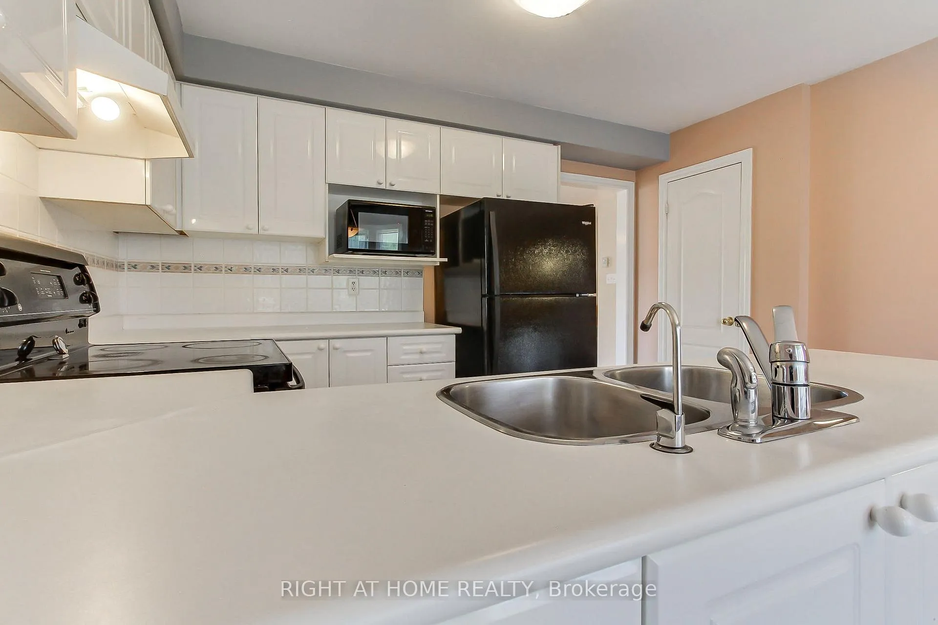 Photo 17 of 50 Dovedale Drive, Georgina, Keswick South — HOMEH