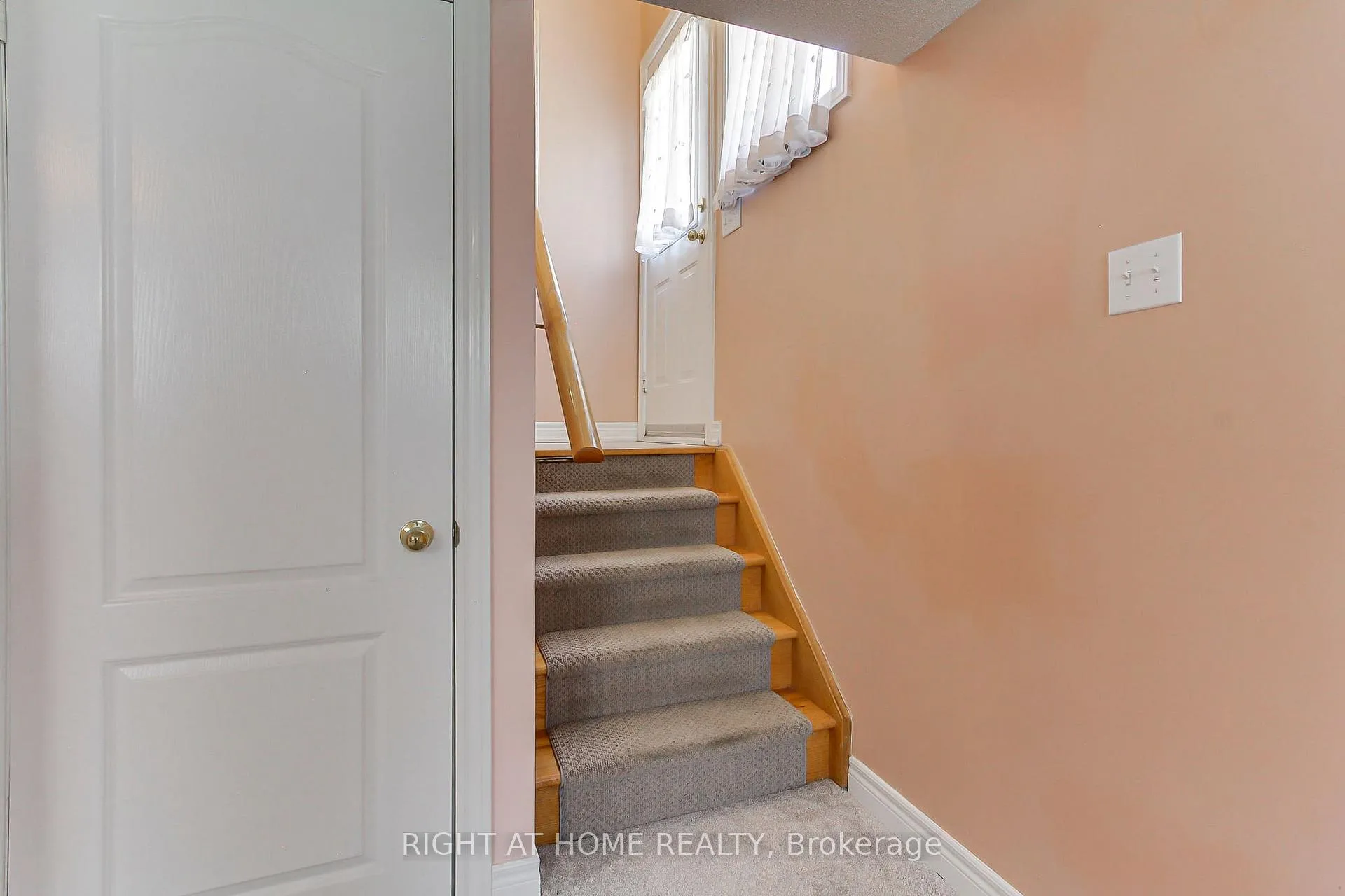 Photo 37 of 50 Dovedale Drive, Georgina, Keswick South — HOMEH