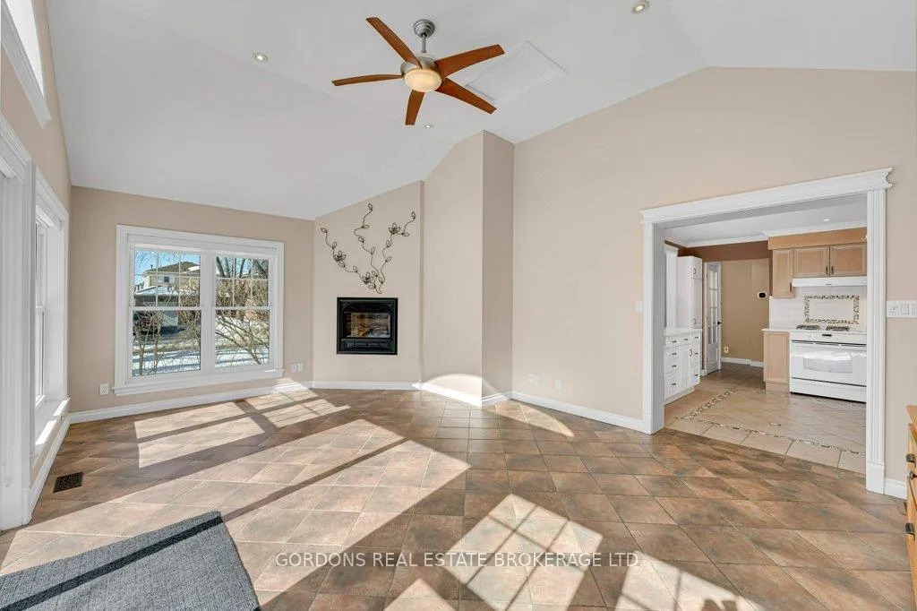 Photo 14 of 1 Buckingham Court, Kingston, Kingston East (Incl Barret Crt) — HOMEH
