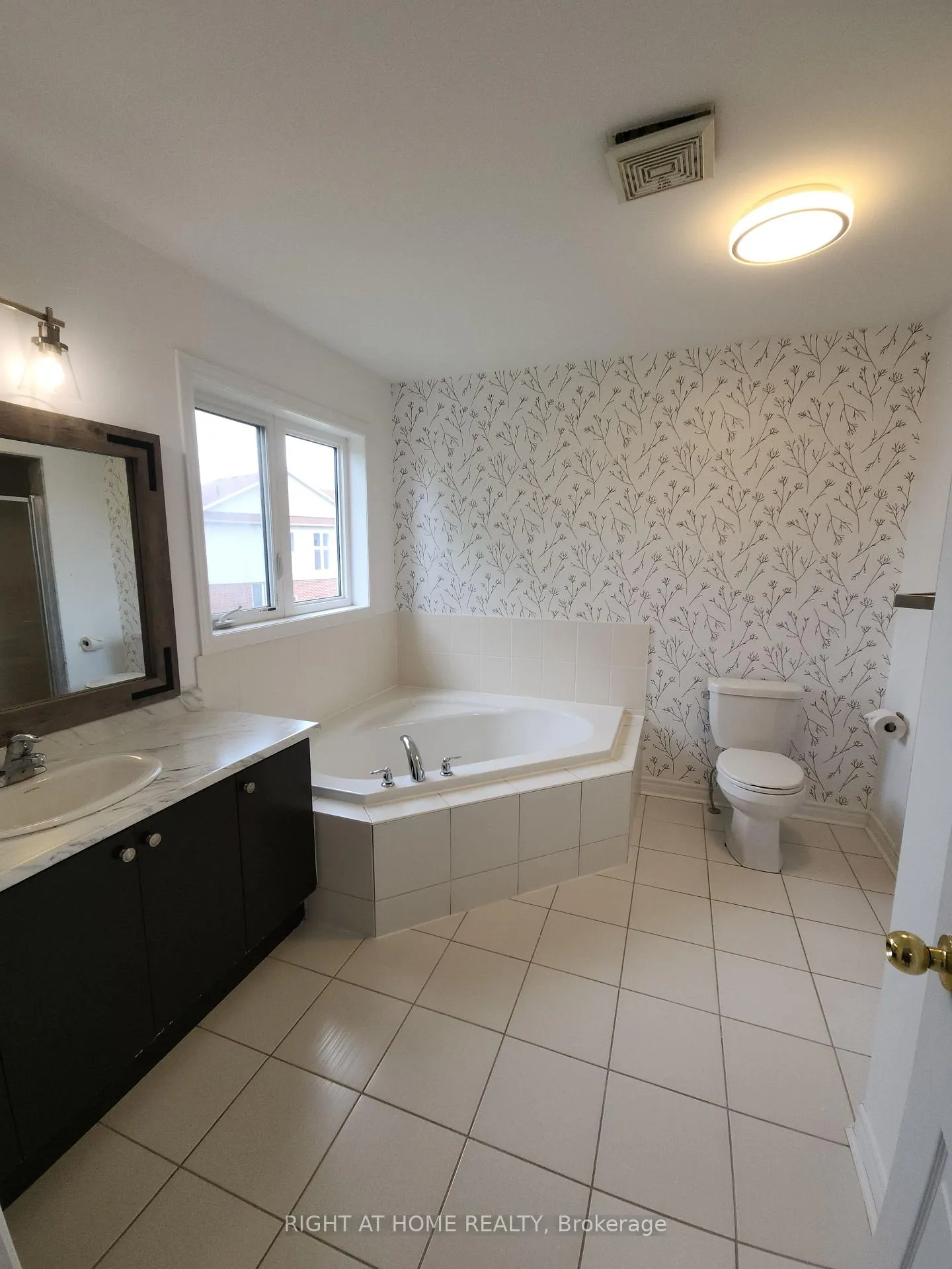 Photo 18 of 10 Collier Crescent, Essa, Angus — HOMEH