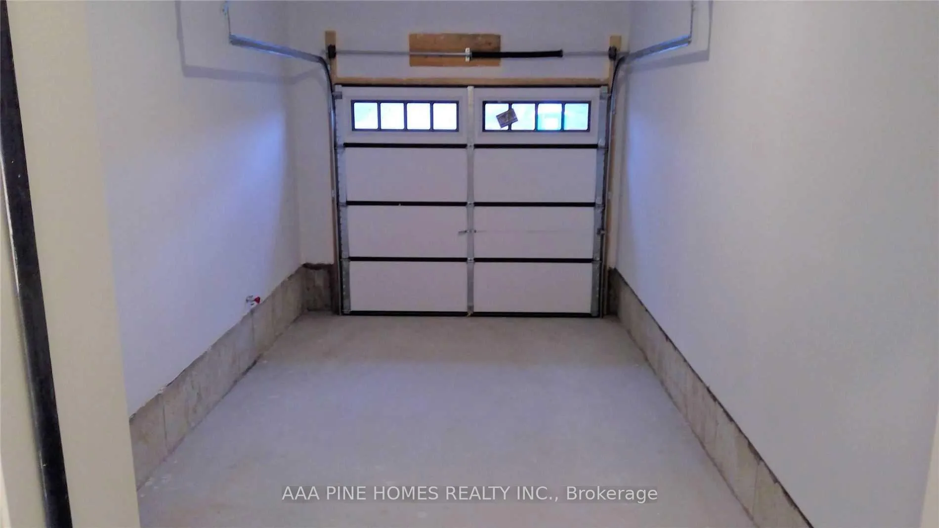 Photo 11 of 61 Laing Drive, Whitby, Rural Whitby — HOMEH