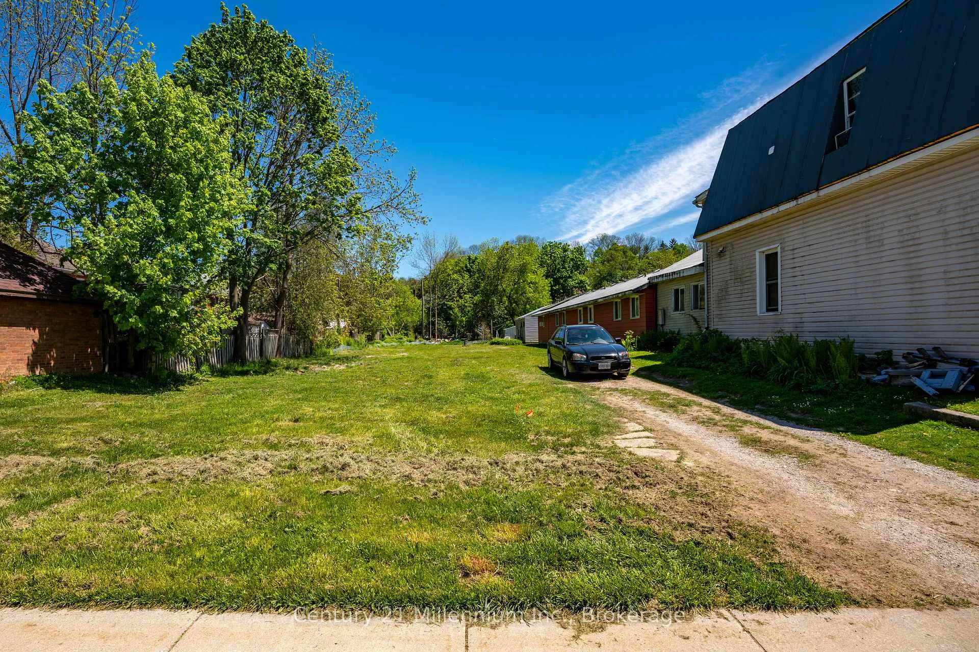 Photo 3 of 679 3RD Avenue E, Owen Sound — HOMEH