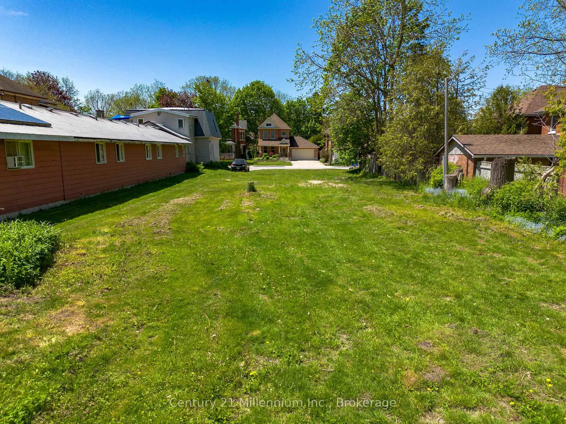Photo 4 of 679 3RD Avenue E, Owen Sound — HOMEH