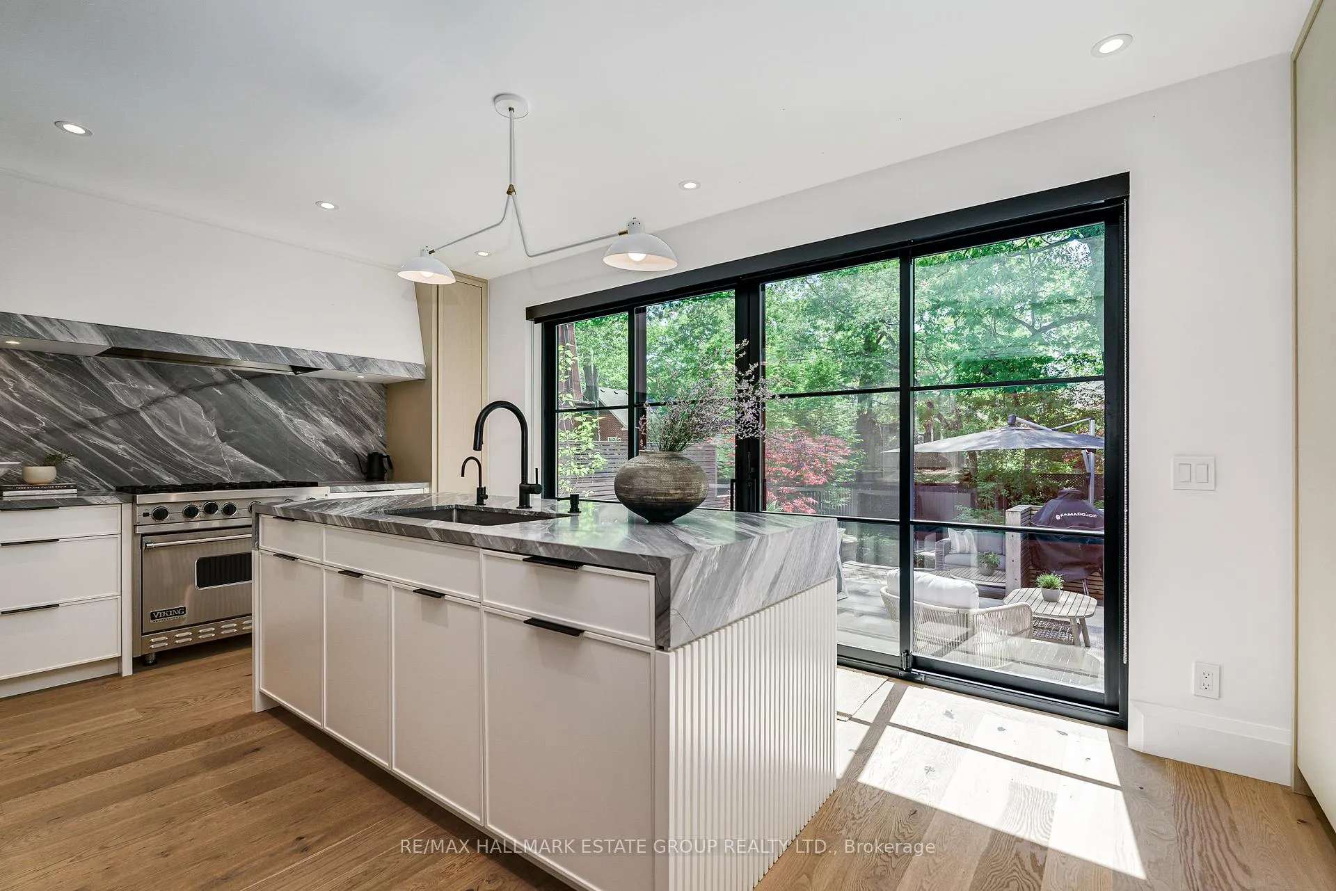 Photo 11 of 40 Courcelette Road, Scarborough, Birchcliffe-Cliffside — HOMEH