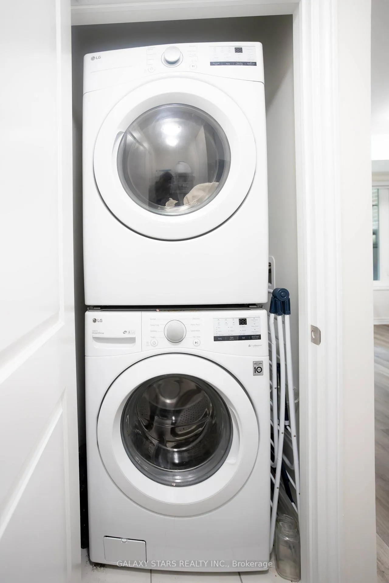 Photo 6 of Unit 508, 1034 Reflection Place, Pickering, Rural Pickering — HOMEH