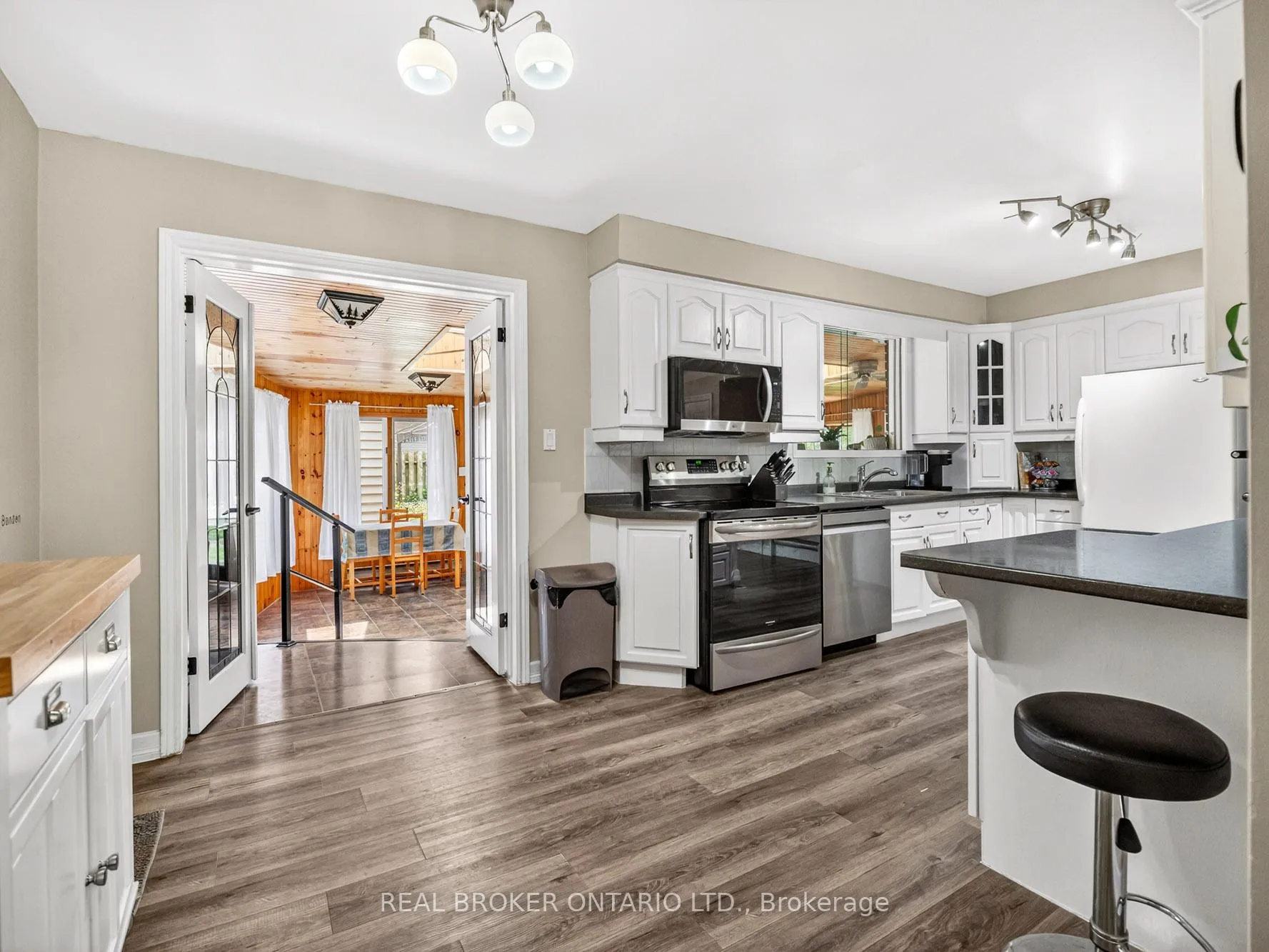 Photo 6 of 63 Harrison Avenue, Welland, Lincoln/Crowland — HOMEH