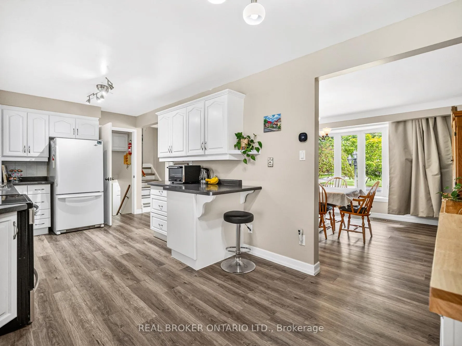 Photo 8 of 63 Harrison Avenue, Welland, Lincoln/Crowland — HOMEH
