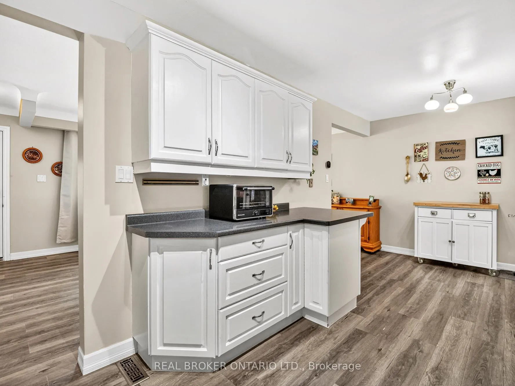 Photo 14 of 63 Harrison Avenue, Welland, Lincoln/Crowland — HOMEH