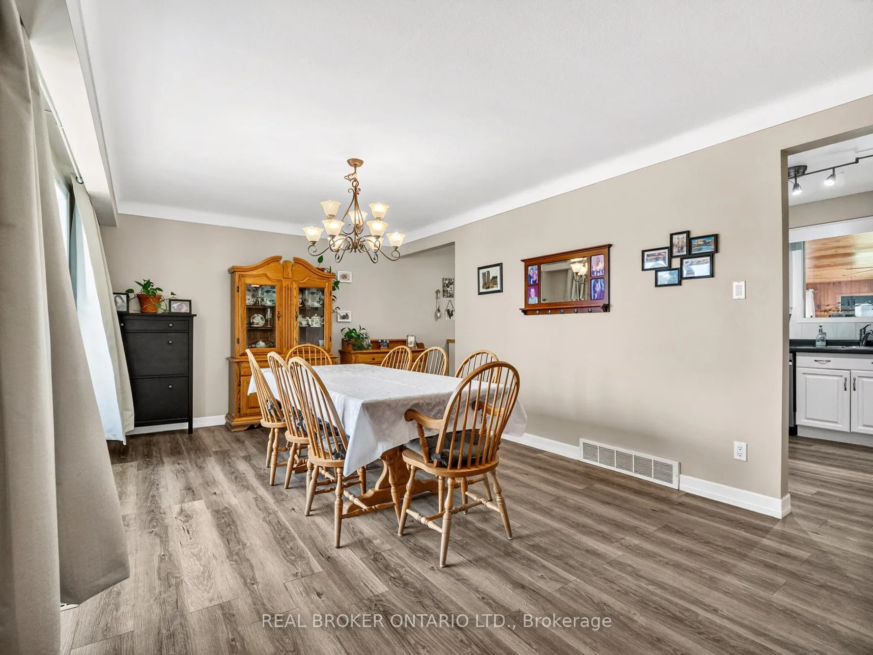 Photo 16 of 63 Harrison Avenue, Welland, Lincoln/Crowland — HOMEH
