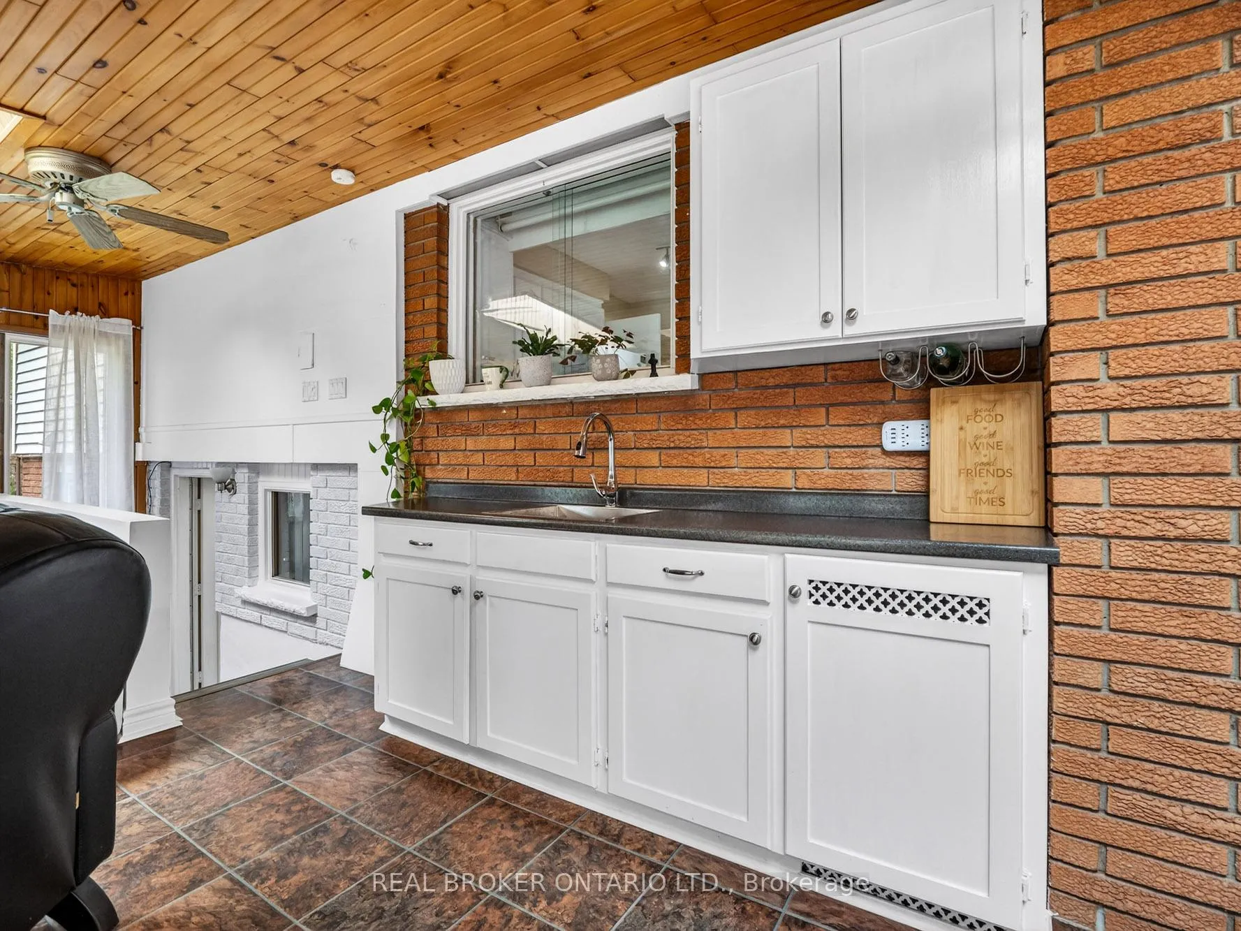 Photo 18 of 63 Harrison Avenue, Welland, Lincoln/Crowland — HOMEH