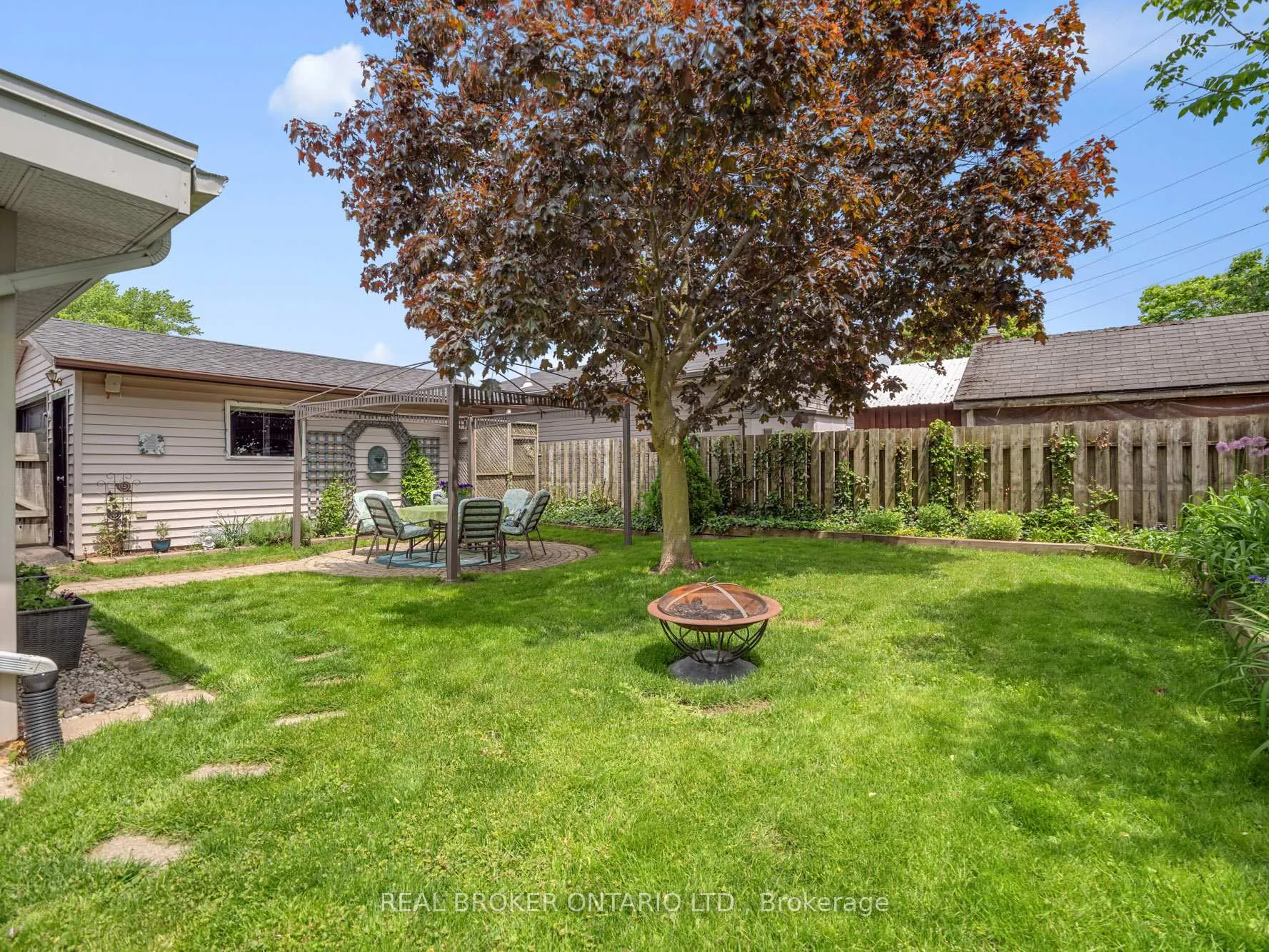 Photo 32 of 63 Harrison Avenue, Welland, Lincoln/Crowland — HOMEH