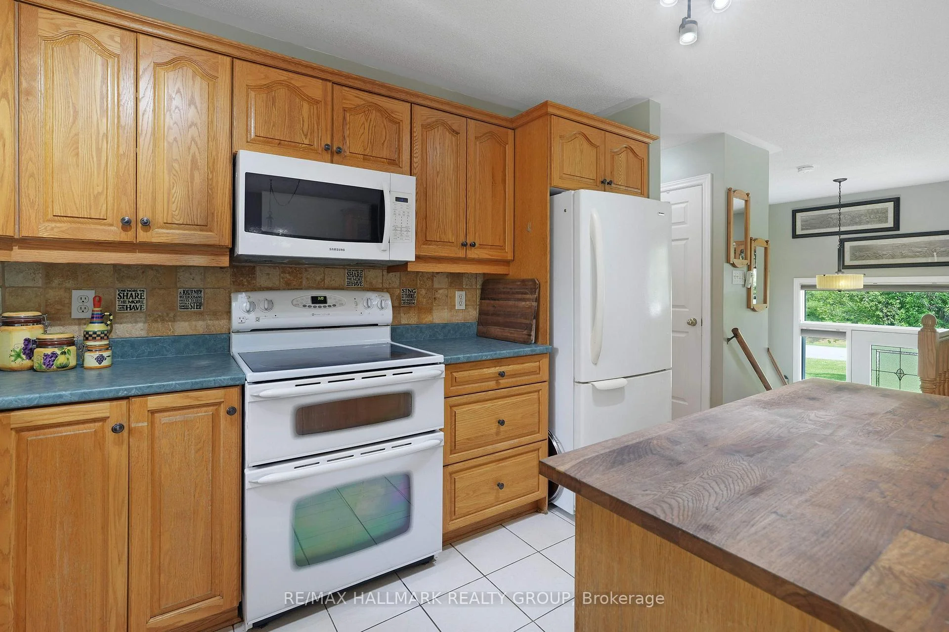 Photo 14 of 184 Old Pakenham Road, Ottawa, Fitzroy — HOMEH