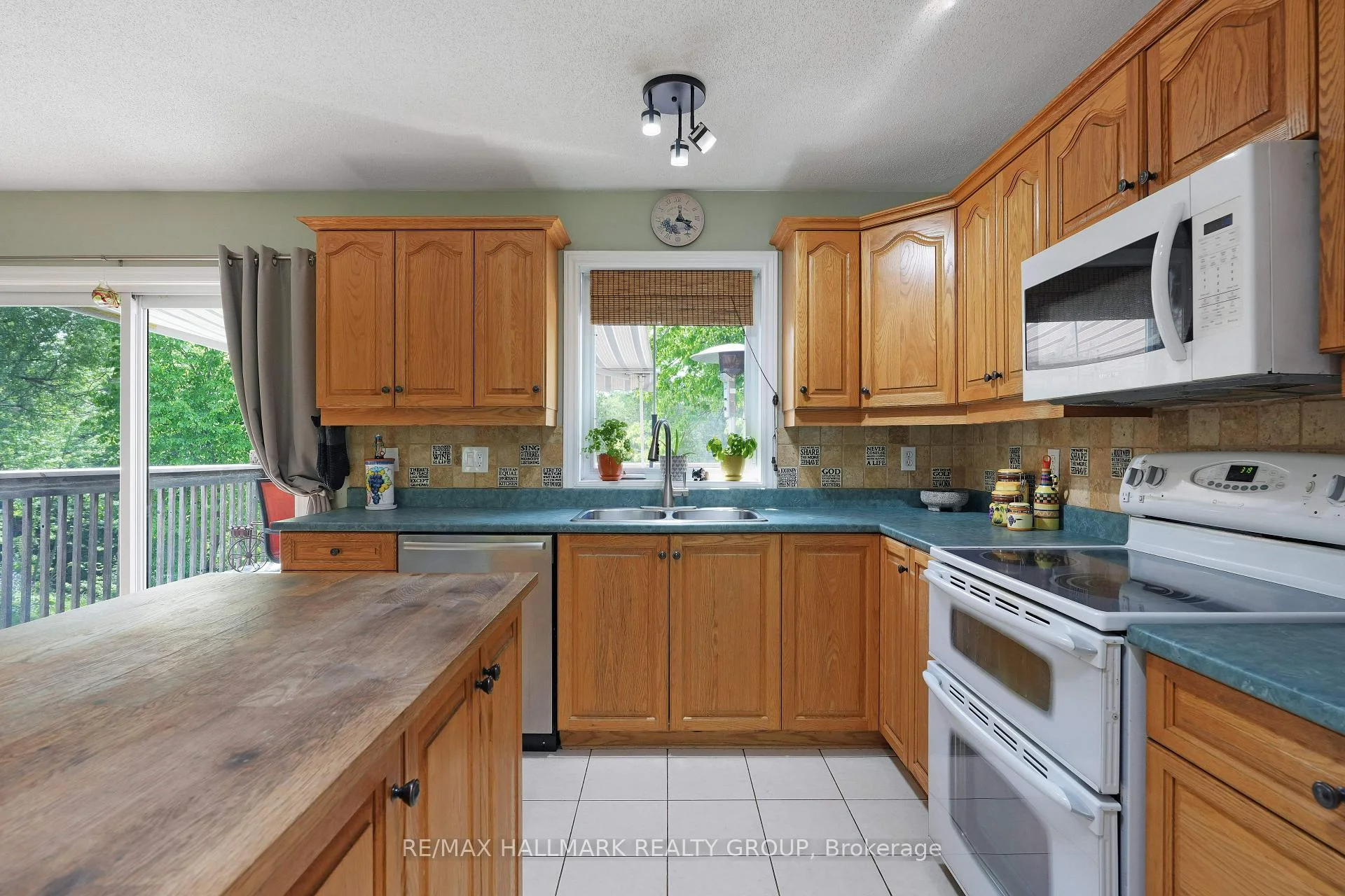 Photo 17 of 184 Old Pakenham Road, Ottawa, Fitzroy — HOMEH
