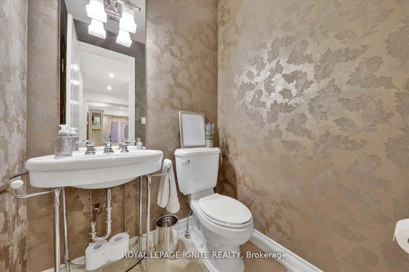 Photo 14 of 1449 Arborwood Drive, Oshawa, Taunton — HOMEH