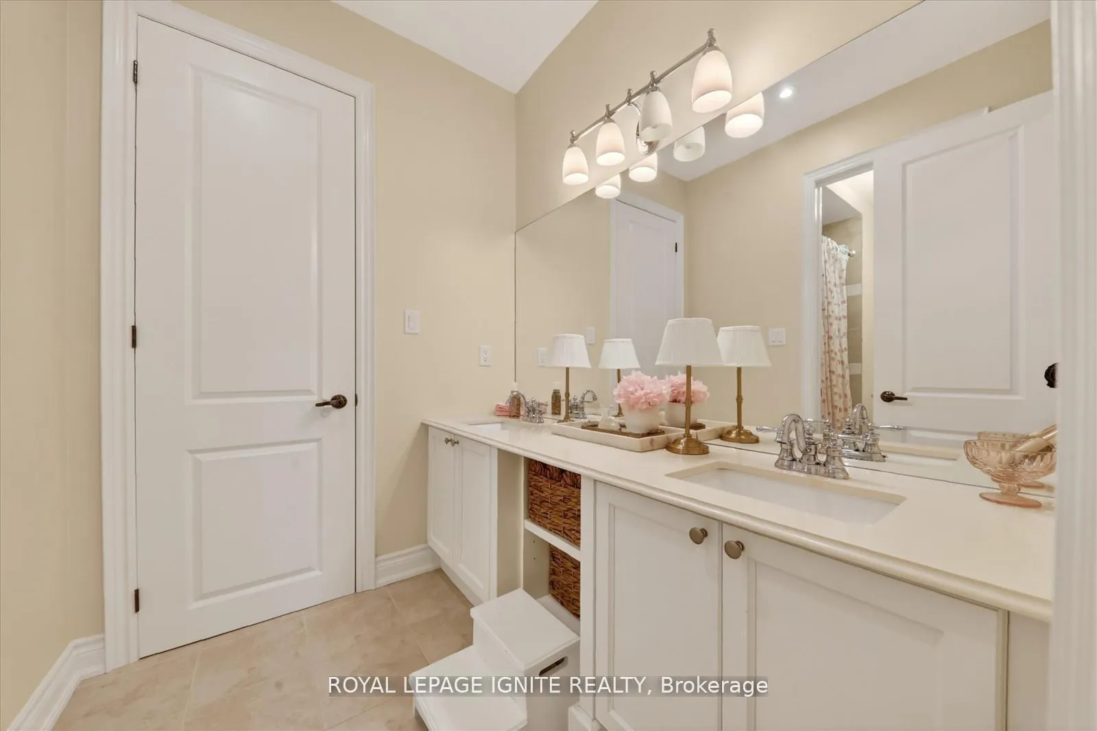 Photo 24 of 1449 Arborwood Drive, Oshawa, Taunton — HOMEH