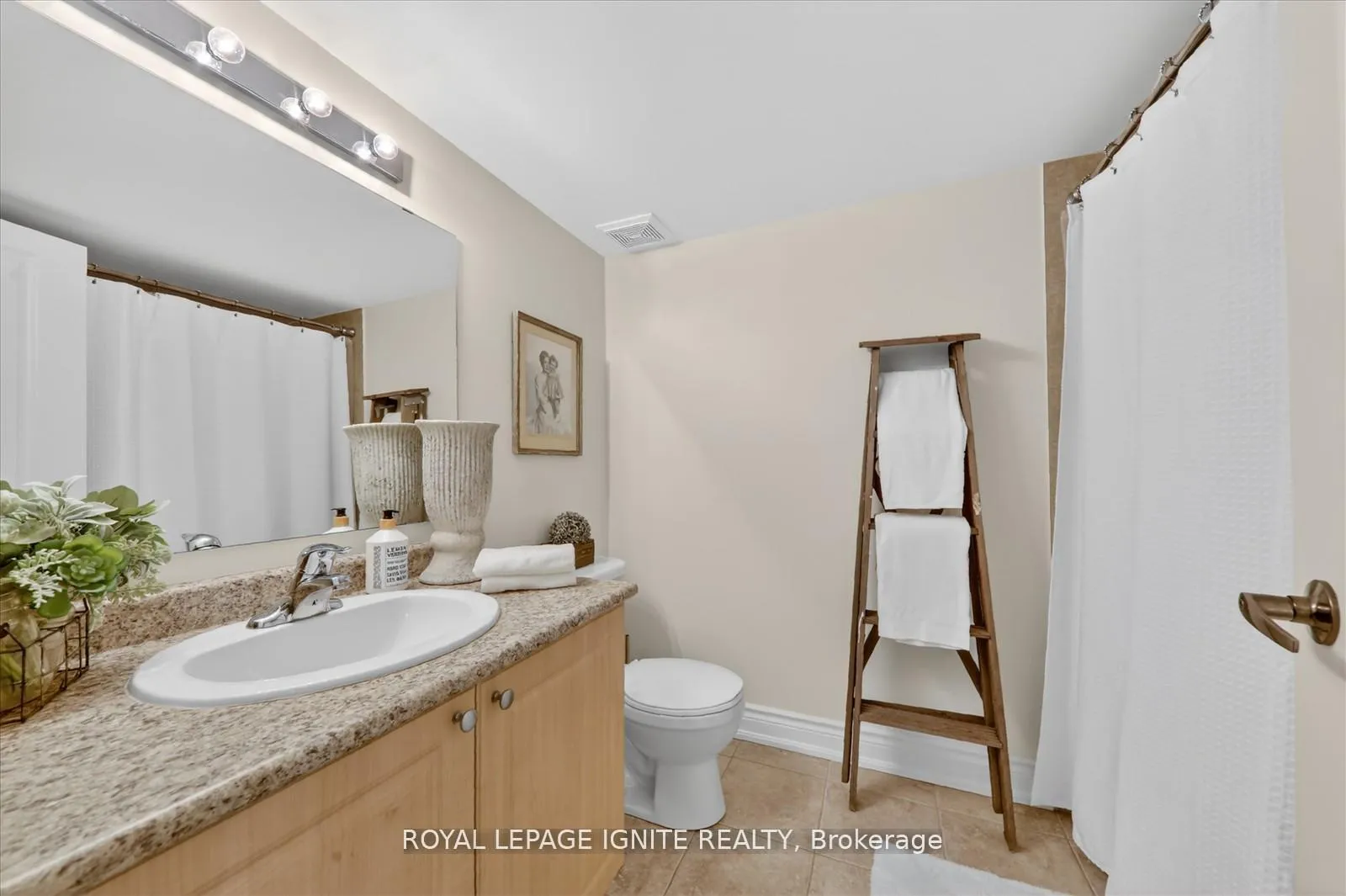 Photo 36 of 1449 Arborwood Drive, Oshawa, Taunton — HOMEH