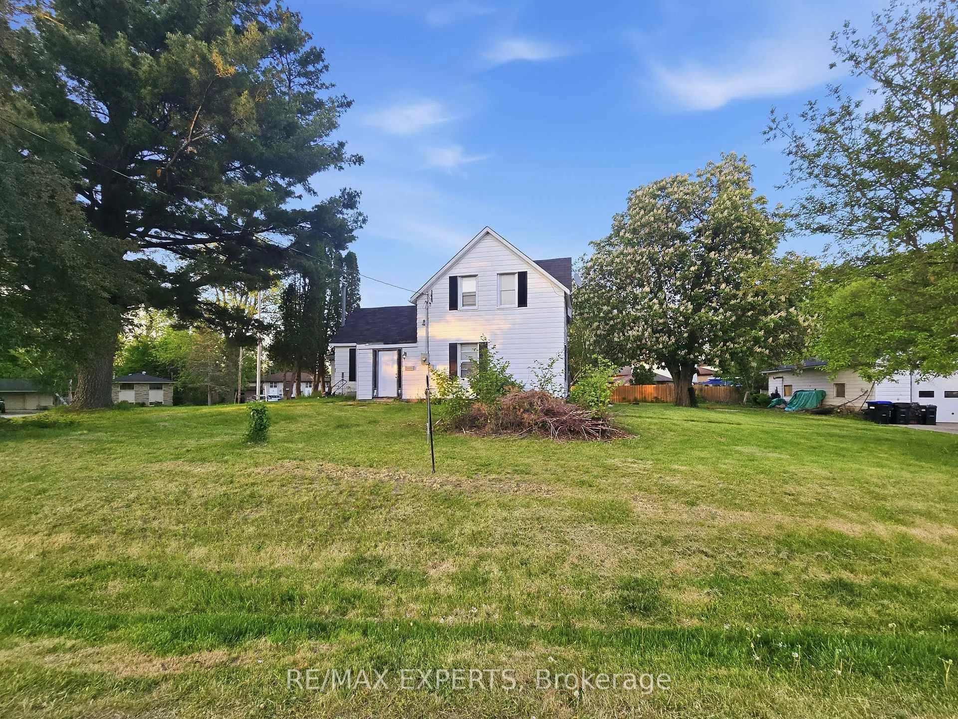 Photo 1 of 47 Walnut Street, New Tecumseth, Alliston — HOMEH