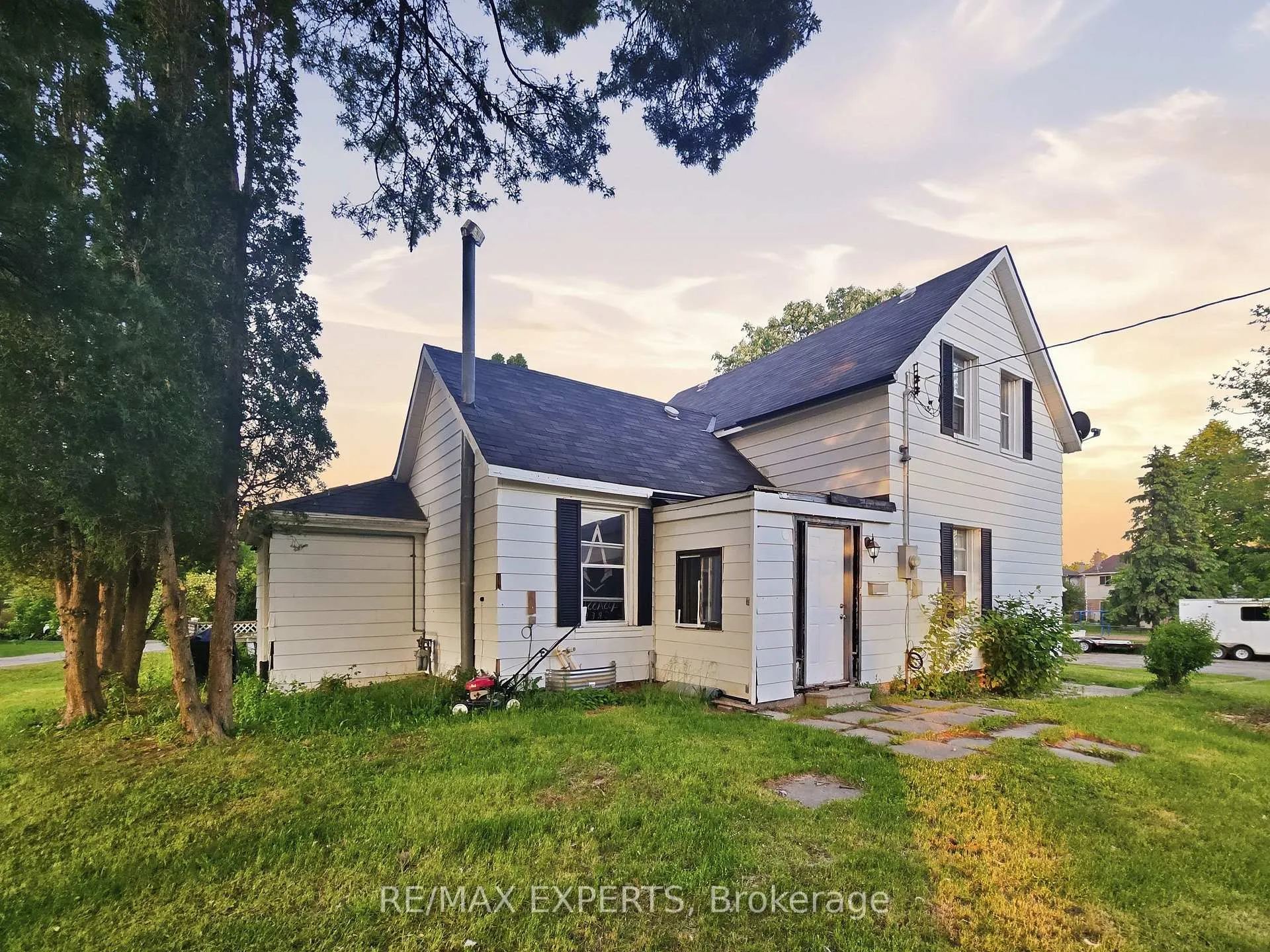 Photo 4 of 47 Walnut Street, New Tecumseth, Alliston — HOMEH