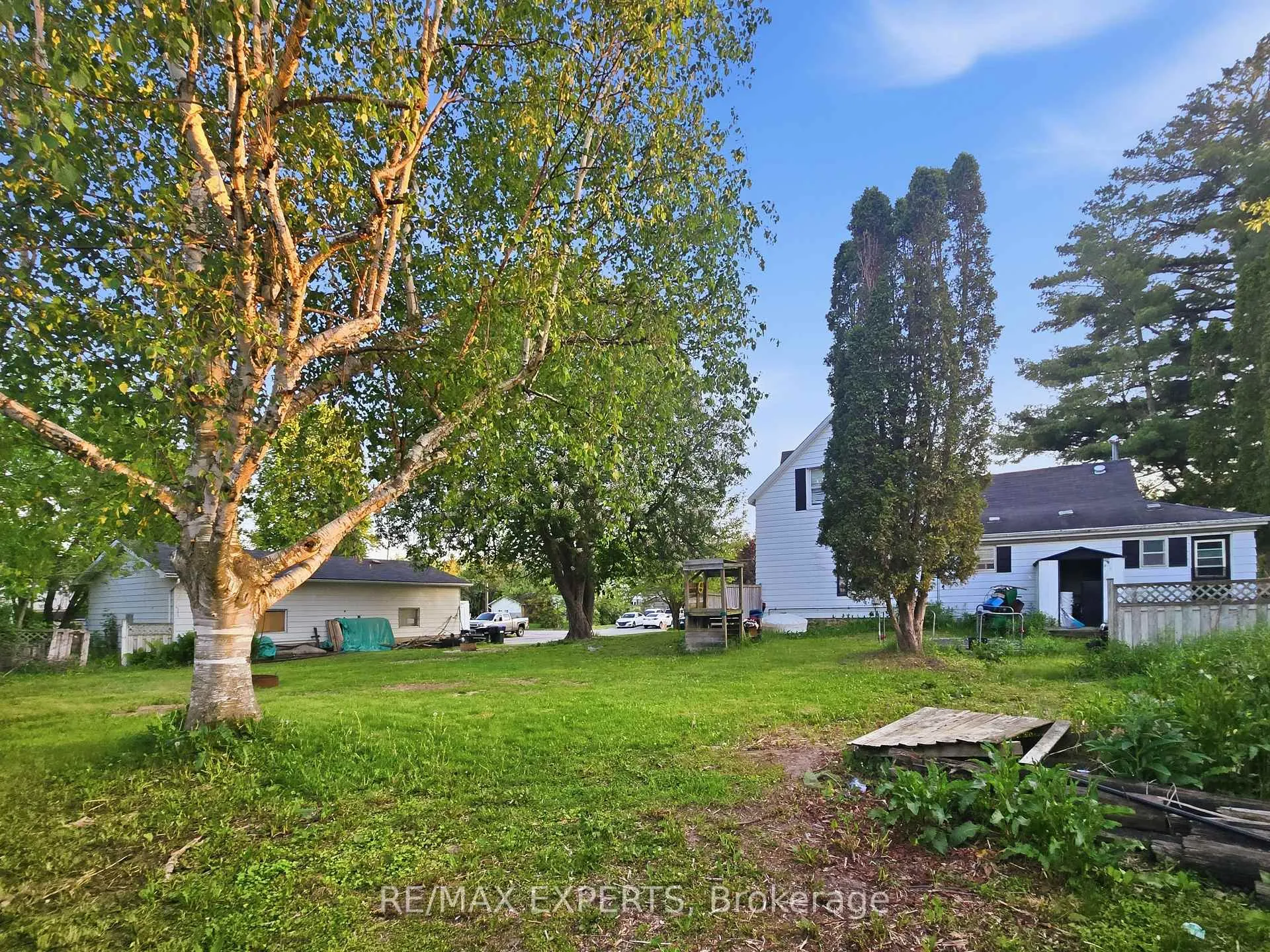 Photo 8 of 47 Walnut Street, New Tecumseth, Alliston — HOMEH