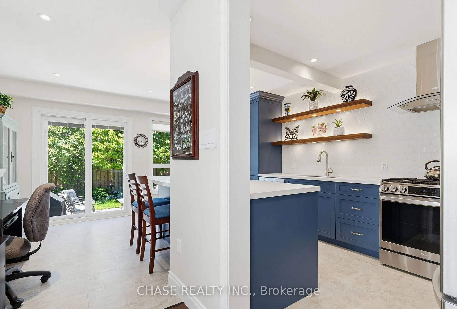 Photo 7 of 2485 Newcastle Crescent, Oakville, West Oak Trails — HOMEH