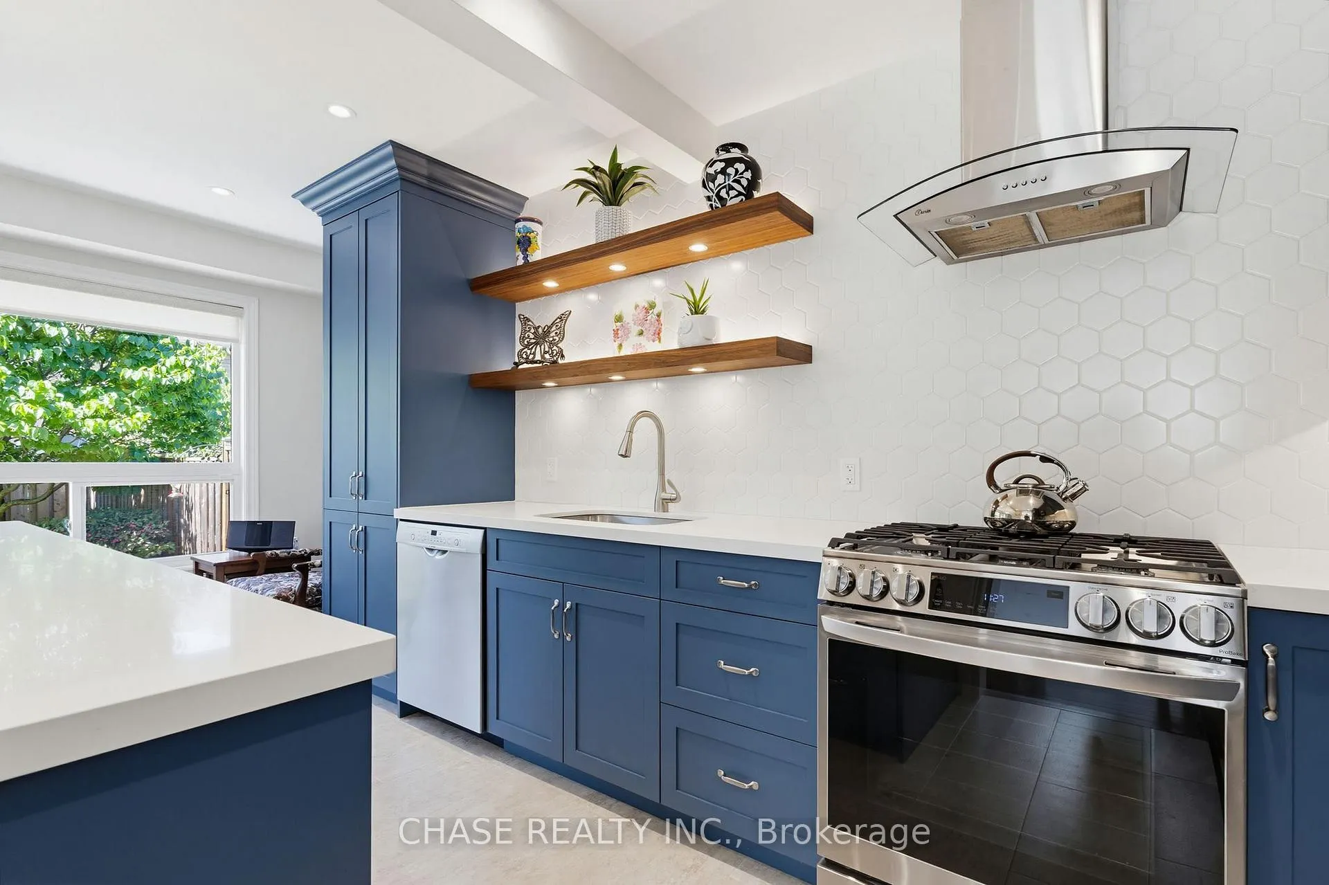 Photo 8 of 2485 Newcastle Crescent, Oakville, West Oak Trails — HOMEH