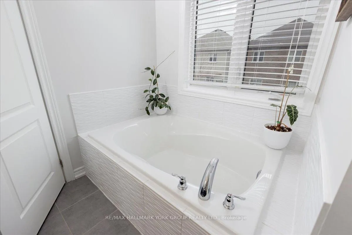 Photo 21 of 39 Prosser Crescent, Georgina, Sutton & Jackson's Point — HOMEH