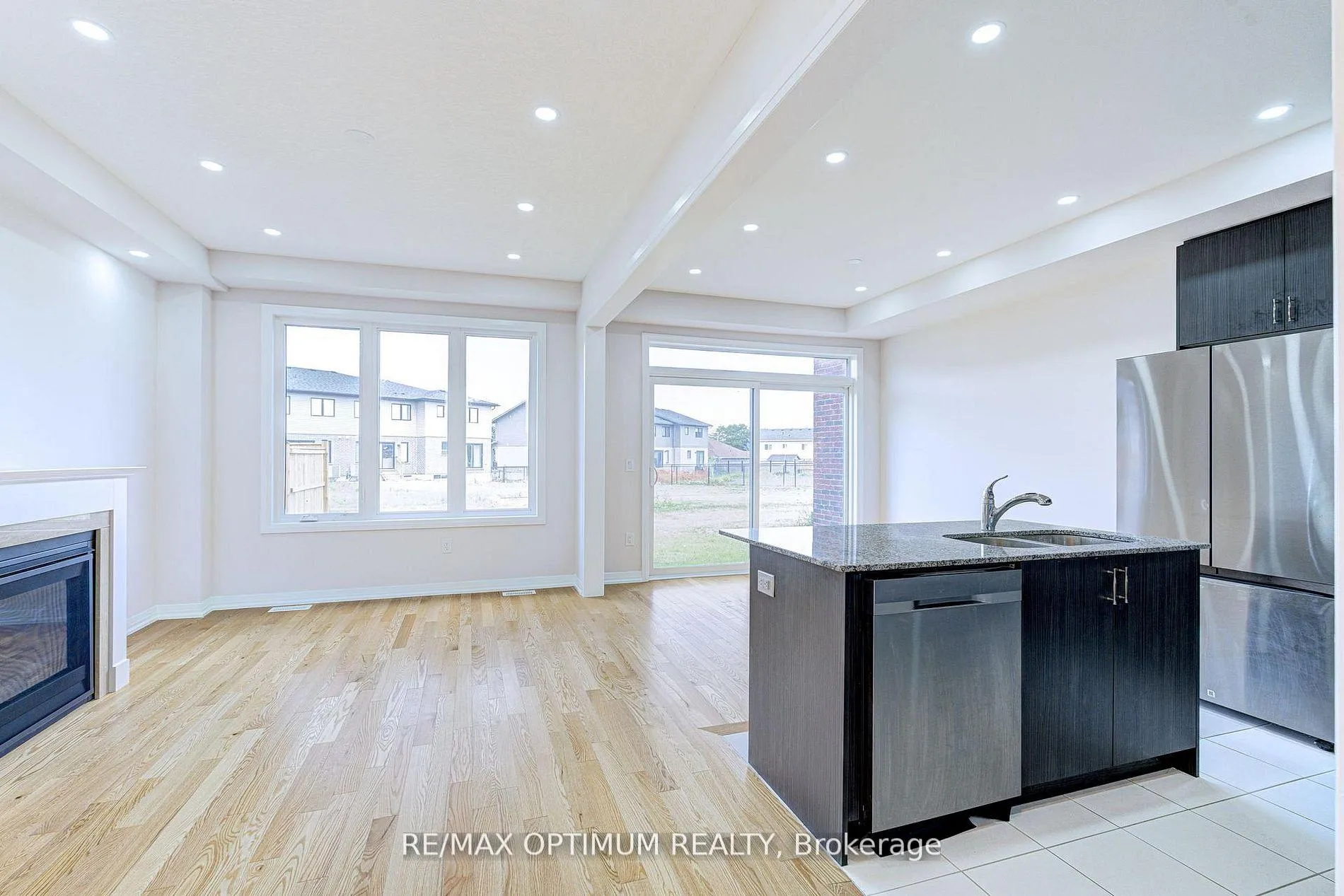Photo 6 of Unit (Main & Second), 72 Blacklock Street, Cambridge, Westview — HOMEH