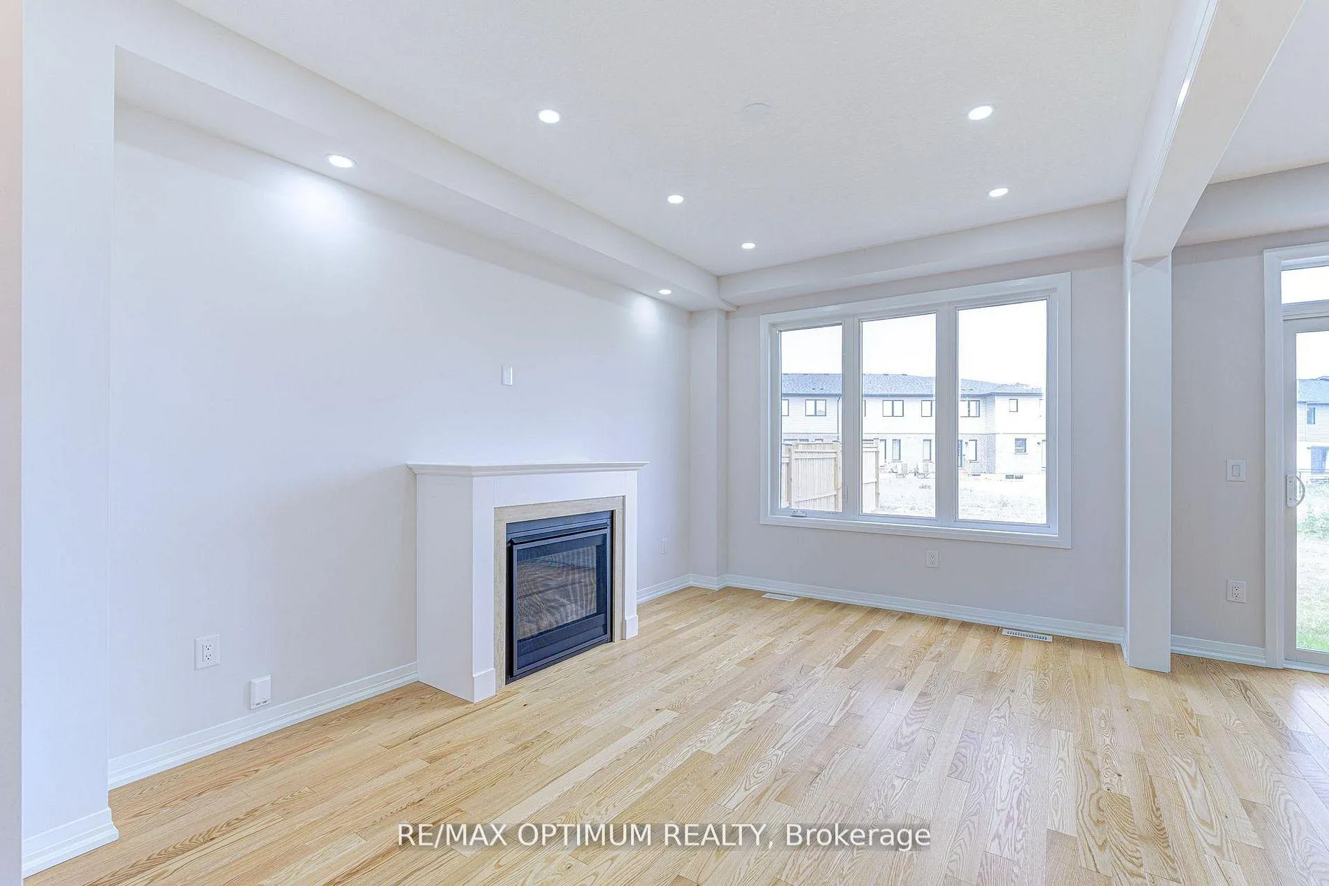 Photo 7 of Unit (Main & Second), 72 Blacklock Street, Cambridge, Westview — HOMEH