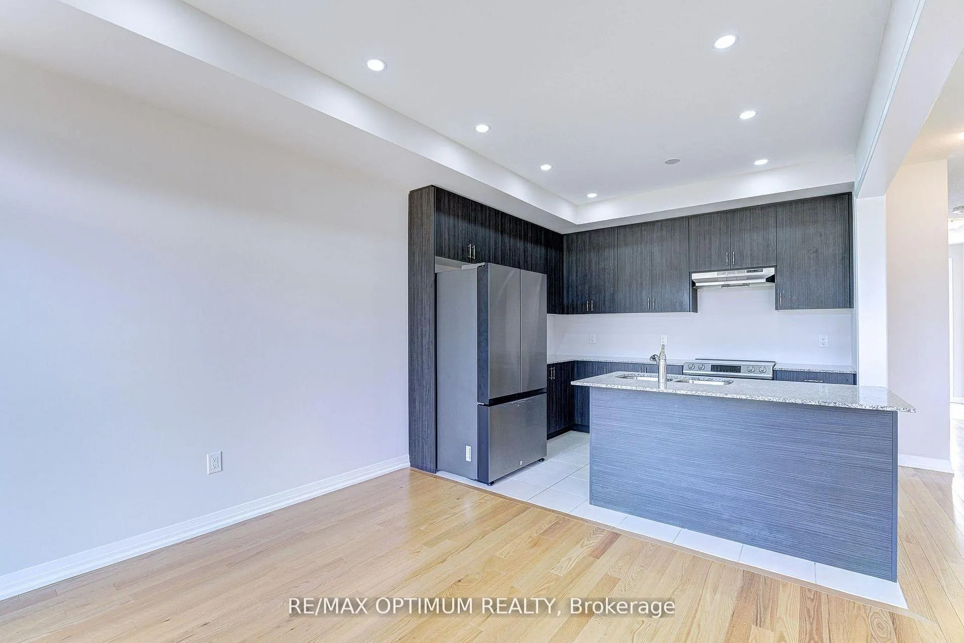 Photo 11 of Unit (Main & Second), 72 Blacklock Street, Cambridge, Westview — HOMEH
