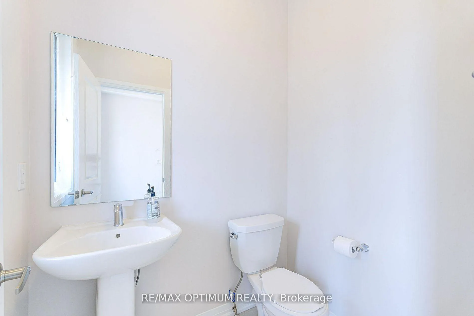 Photo 17 of Unit (Main & Second), 72 Blacklock Street, Cambridge, Westview — HOMEH