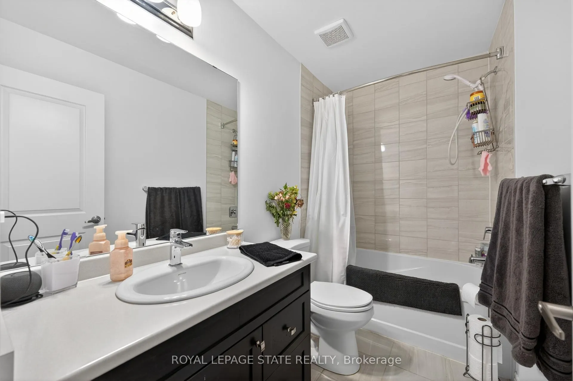 Photo 36 of 13 June Callwood Way, Brantford — HOMEH