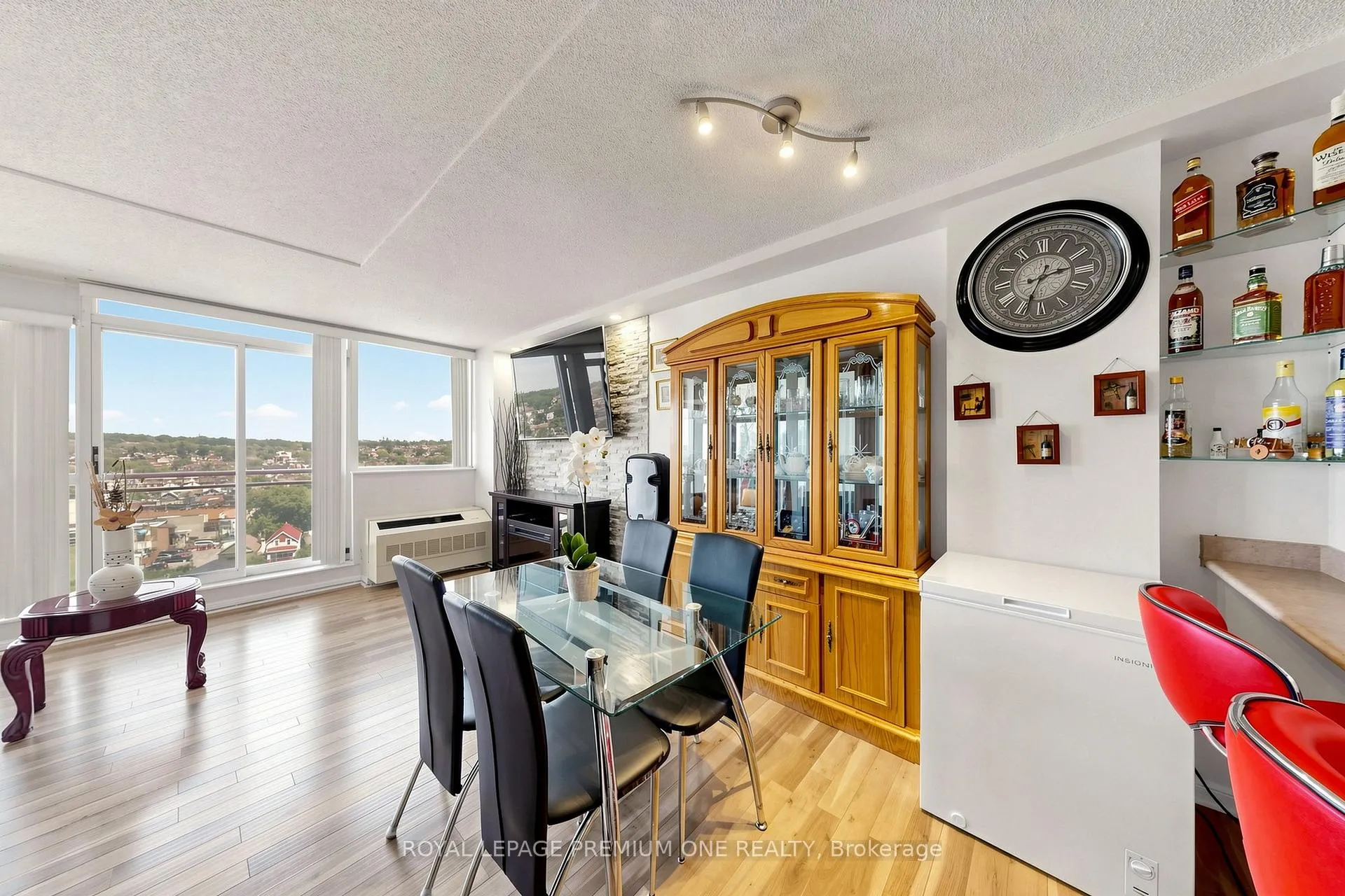 Photo 9 of Unit 913, 1600 Keele Street, Toronto, Keelesdale-Eglinton West — HOMEH