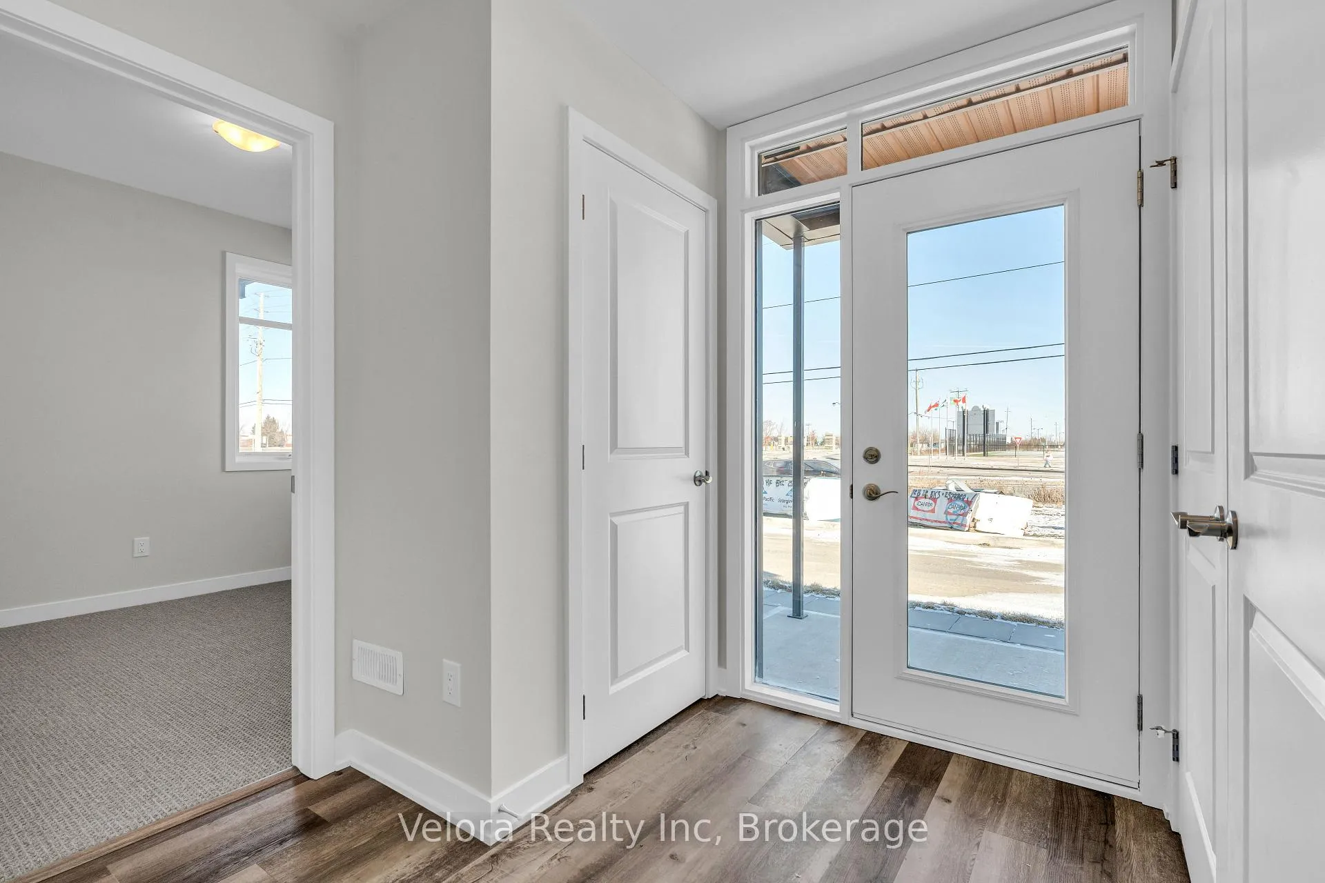 Photo 4 of 118 Venasque, Ottawa, Notting Hill/Summerside — HOMEH