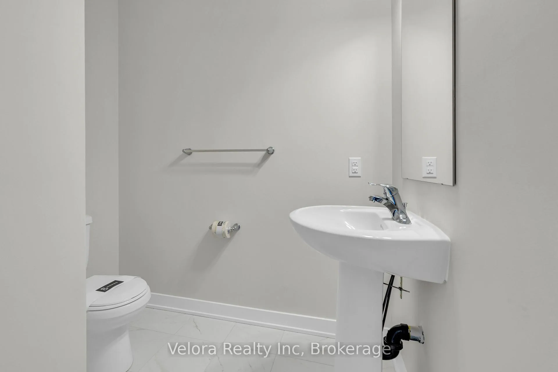 Photo 7 of 118 Venasque, Ottawa, Notting Hill/Summerside — HOMEH