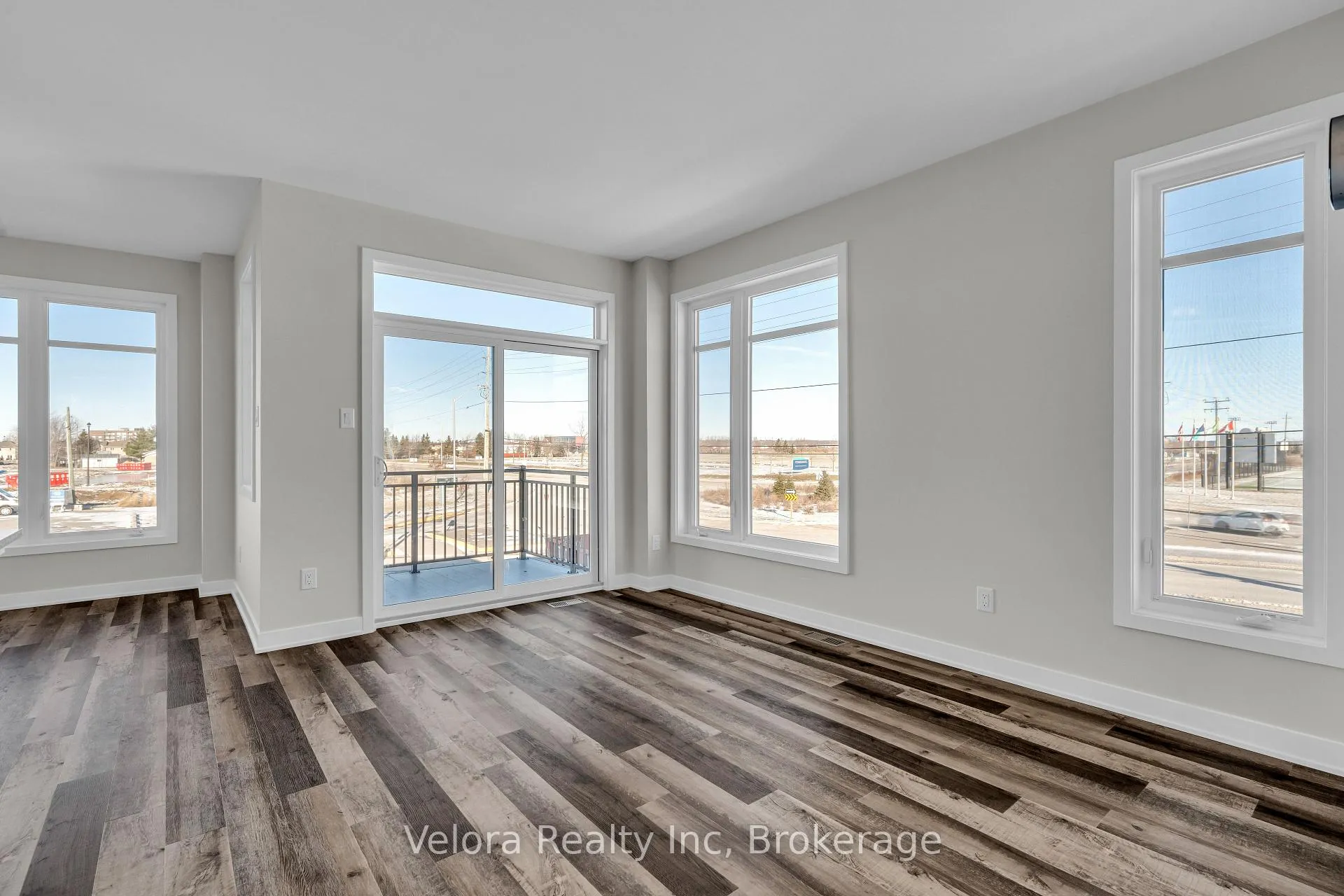 Photo 9 of 118 Venasque, Ottawa, Notting Hill/Summerside — HOMEH