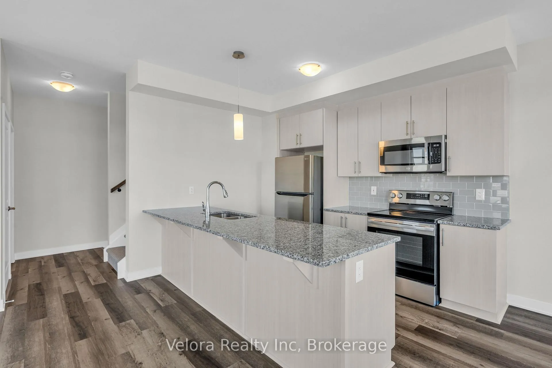 Photo 11 of 118 Venasque, Ottawa, Notting Hill/Summerside — HOMEH