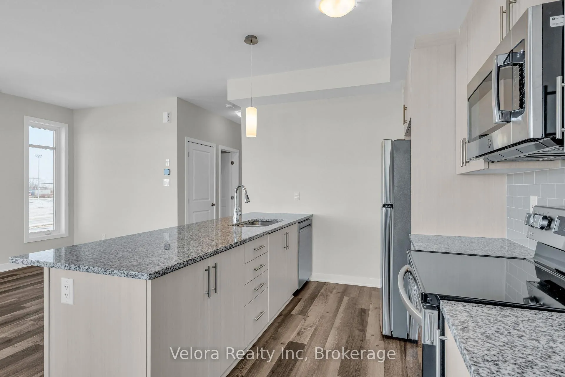 Photo 13 of 118 Venasque, Ottawa, Notting Hill/Summerside — HOMEH