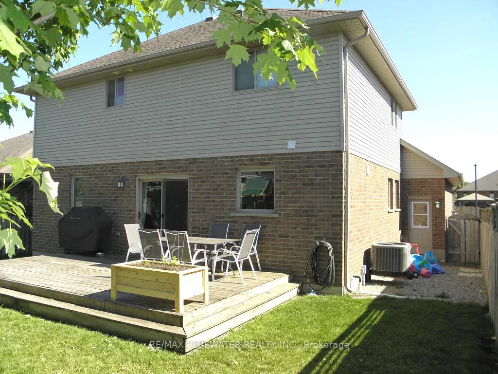 Photo 4 of 95 Deborah Drive, Strathroy-Caradoc, NE — HOMEH
