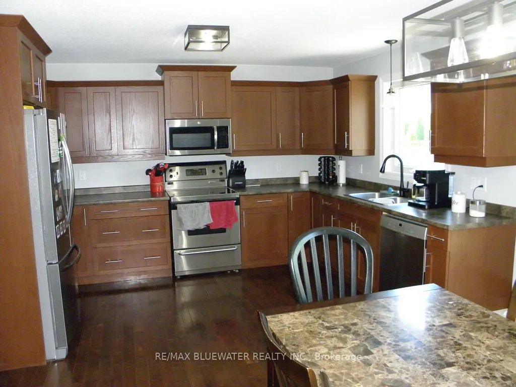 Photo 14 of 95 Deborah Drive, Strathroy-Caradoc, NE — HOMEH