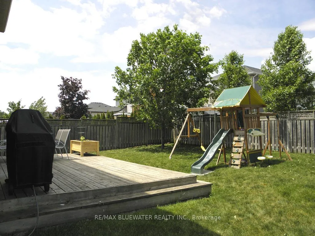 Photo 3 of 95 Deborah Drive, Strathroy-Caradoc, NE — HOMEH