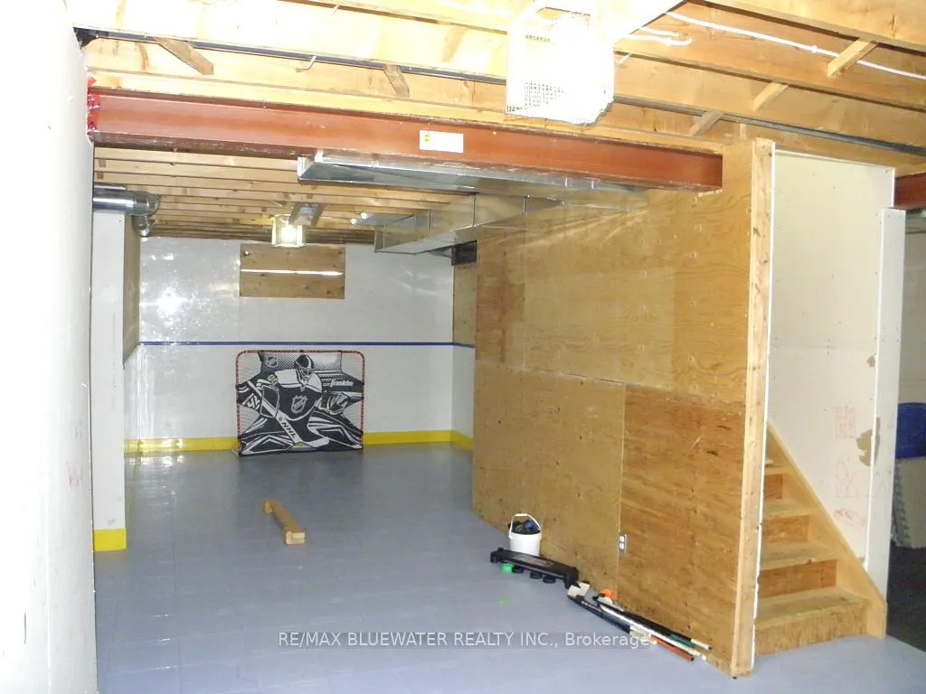 Photo 25 of 95 Deborah Drive, Strathroy-Caradoc, NE — HOMEH