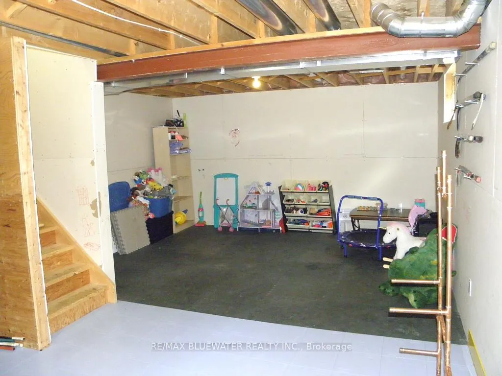 Photo 26 of 95 Deborah Drive, Strathroy-Caradoc, NE — HOMEH